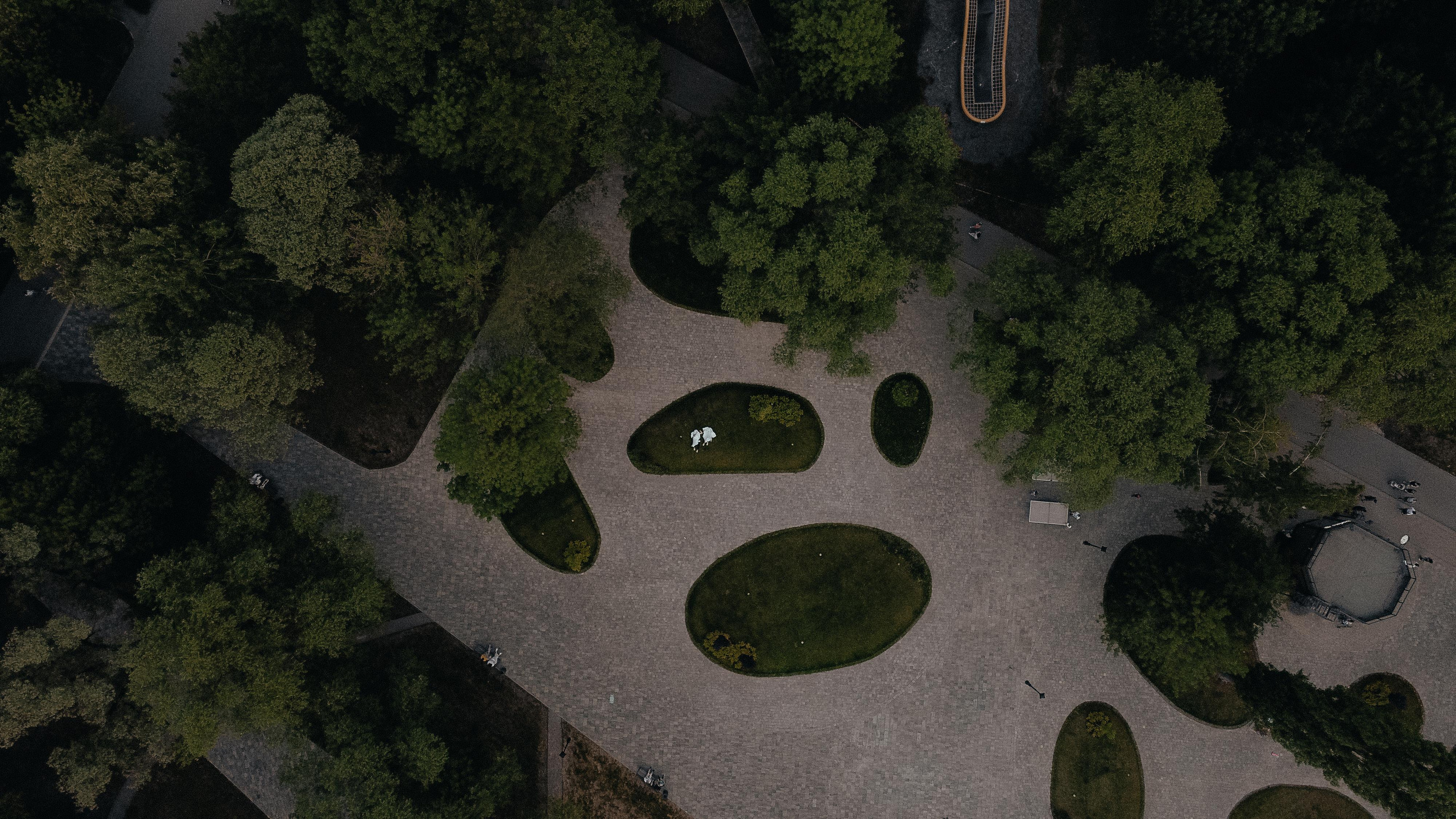 Съёмка «lovestory» привидений. Z H U R A V L E V