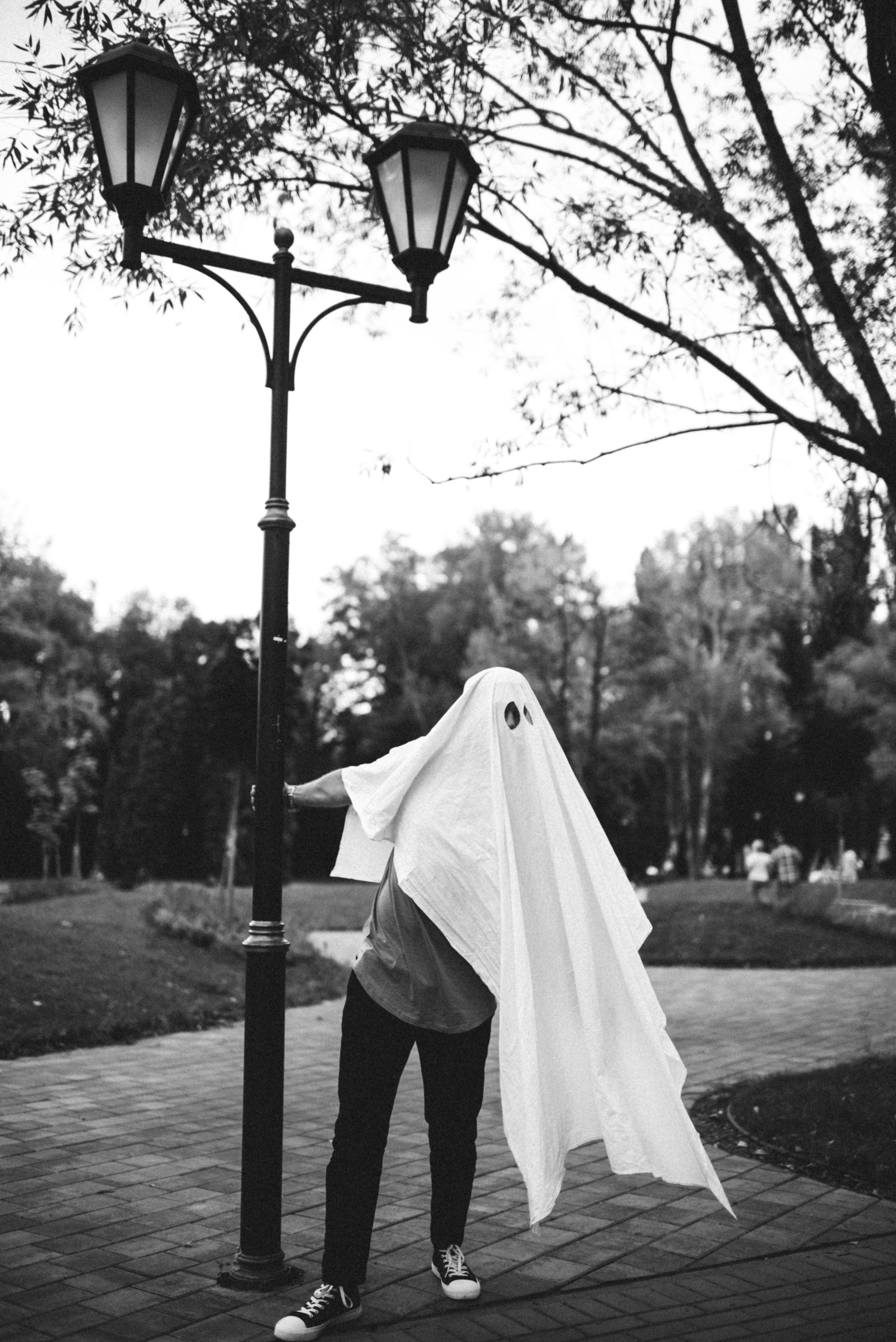 Съёмка «lovestory» привидений. Z H U R A V L E V