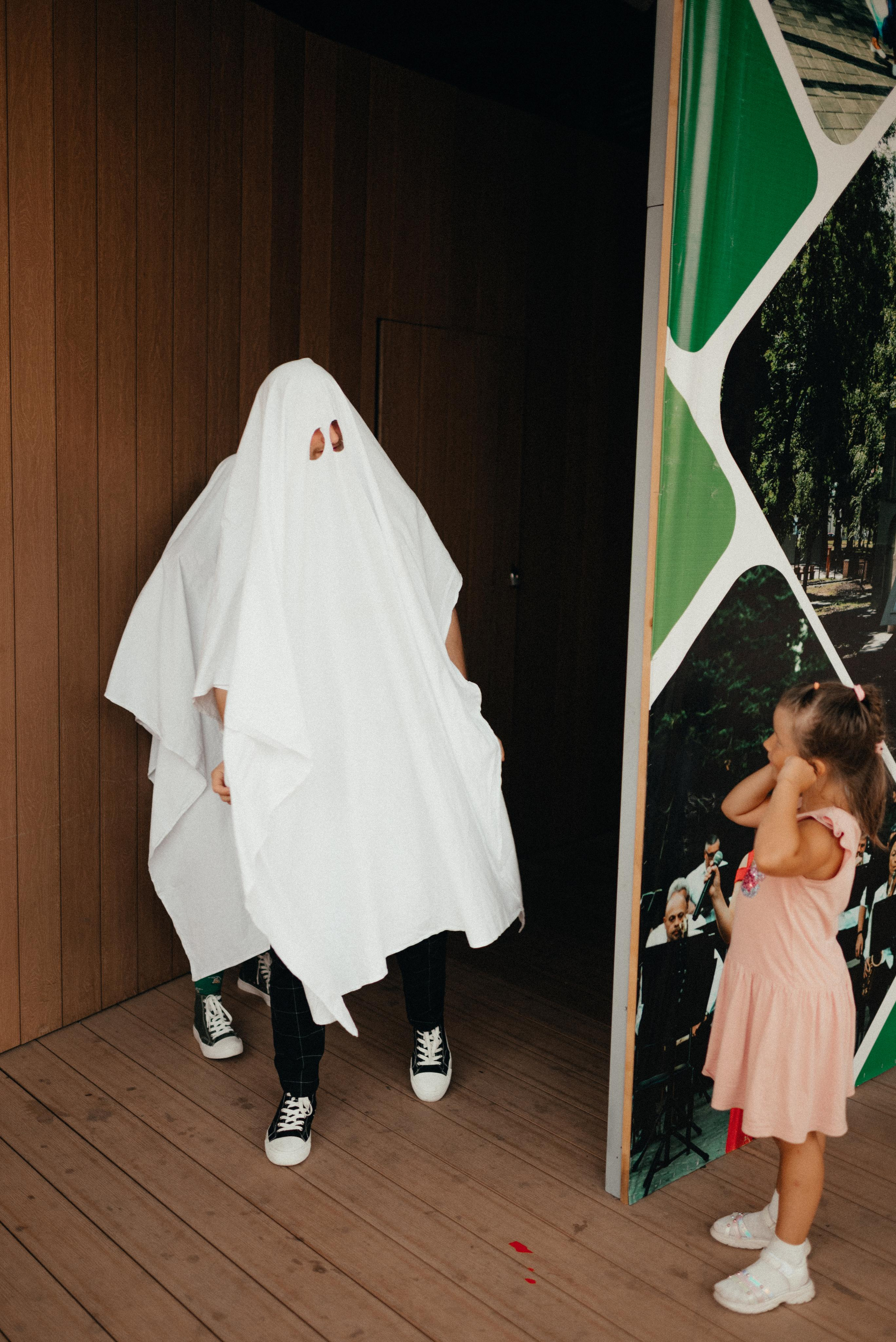 Съёмка «lovestory» привидений. Z H U R A V L E V