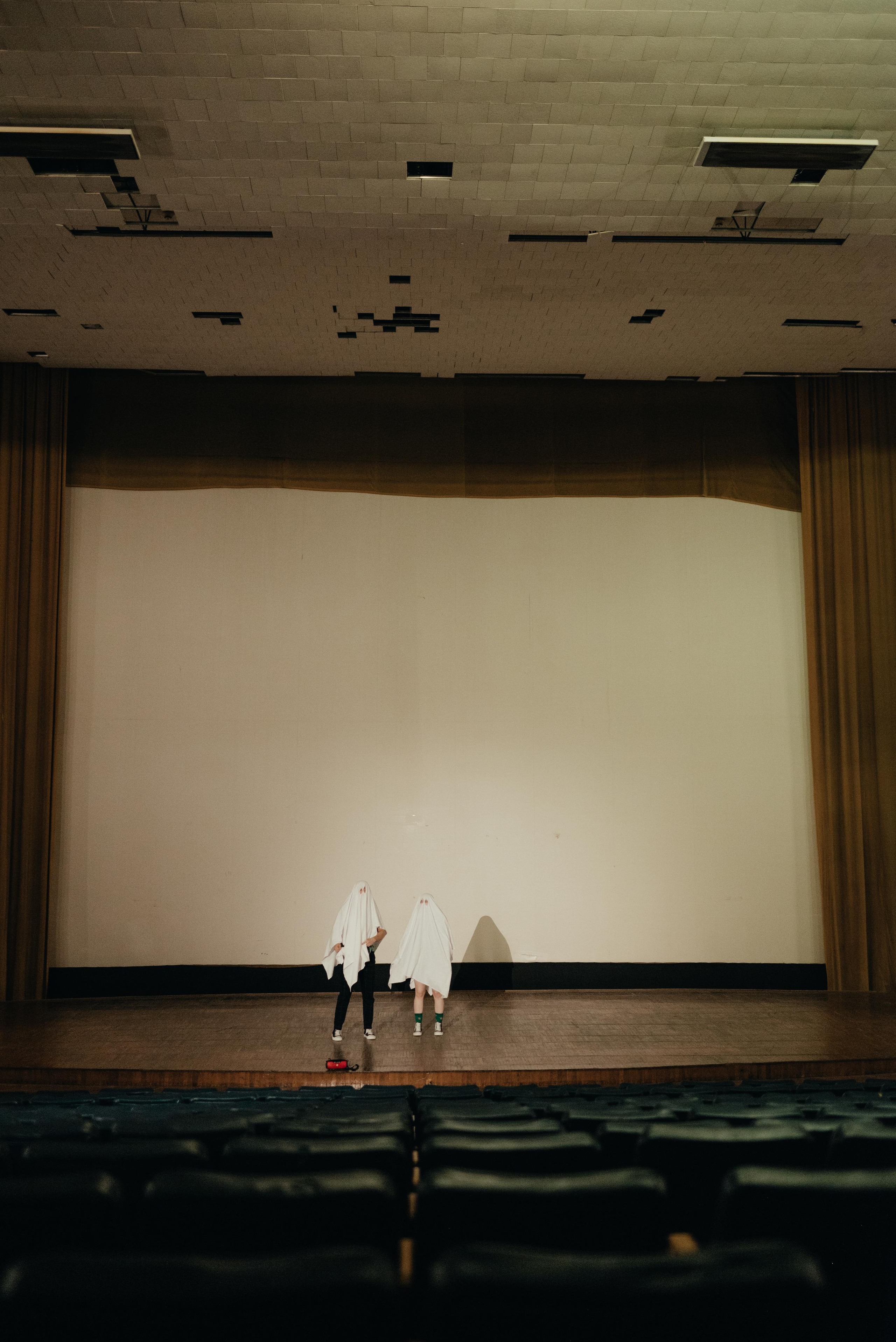 Съёмка «lovestory» привидений. Z H U R A V L E V