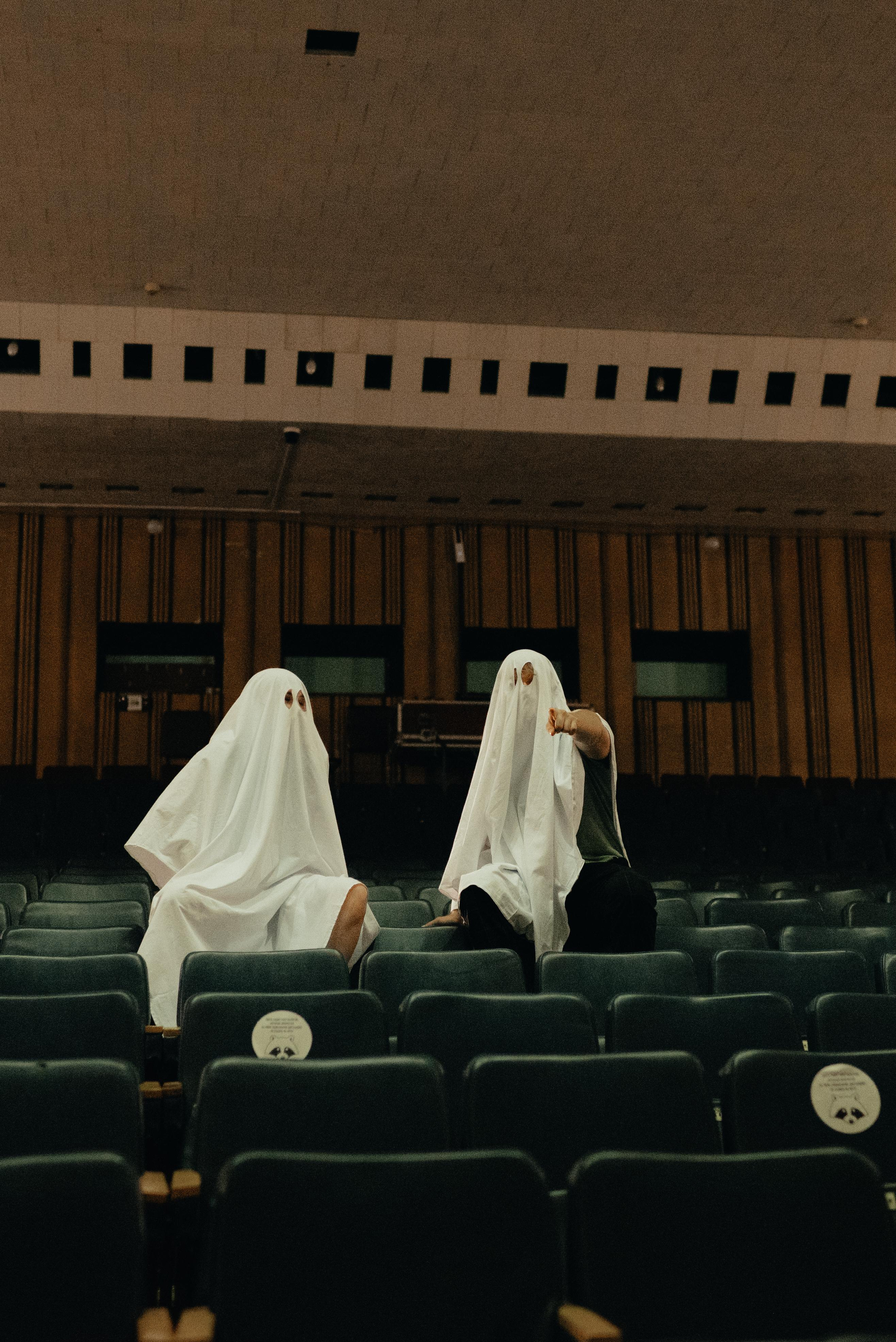 Съёмка «lovestory» привидений. Z H U R A V L E V