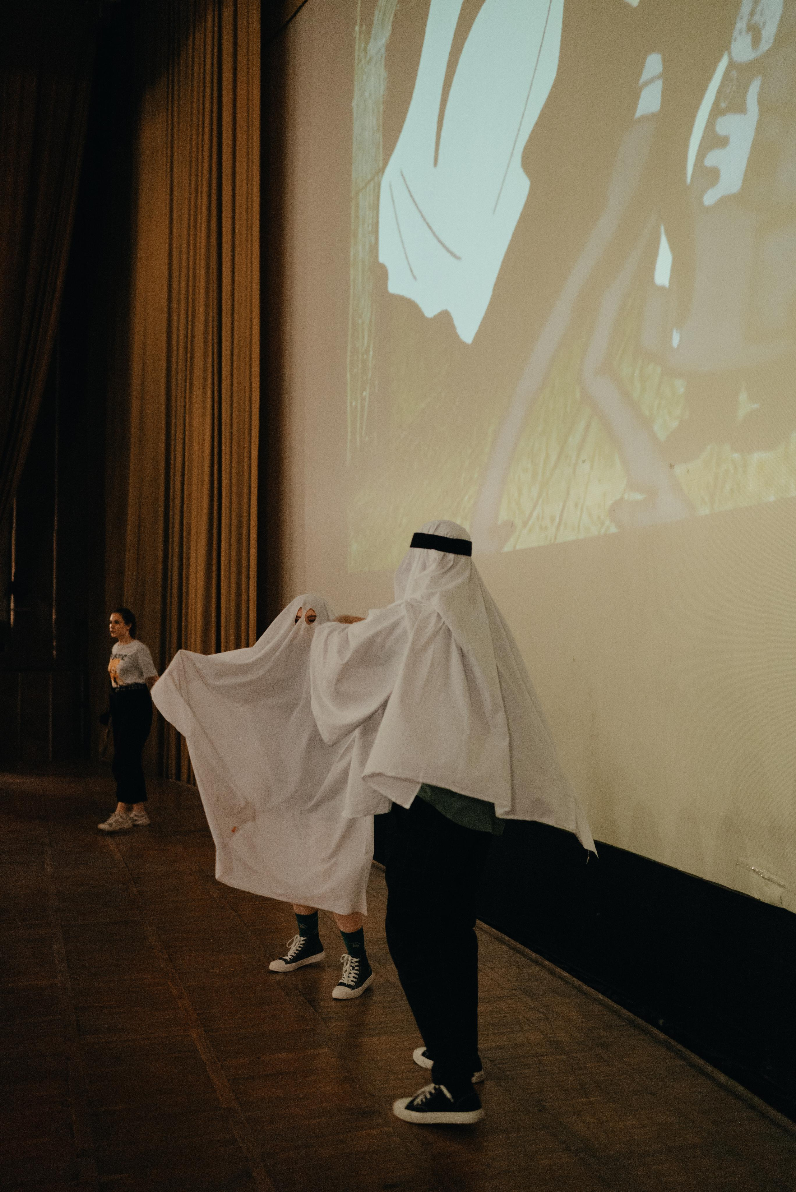 Съёмка «lovestory» привидений. Z H U R A V L E V