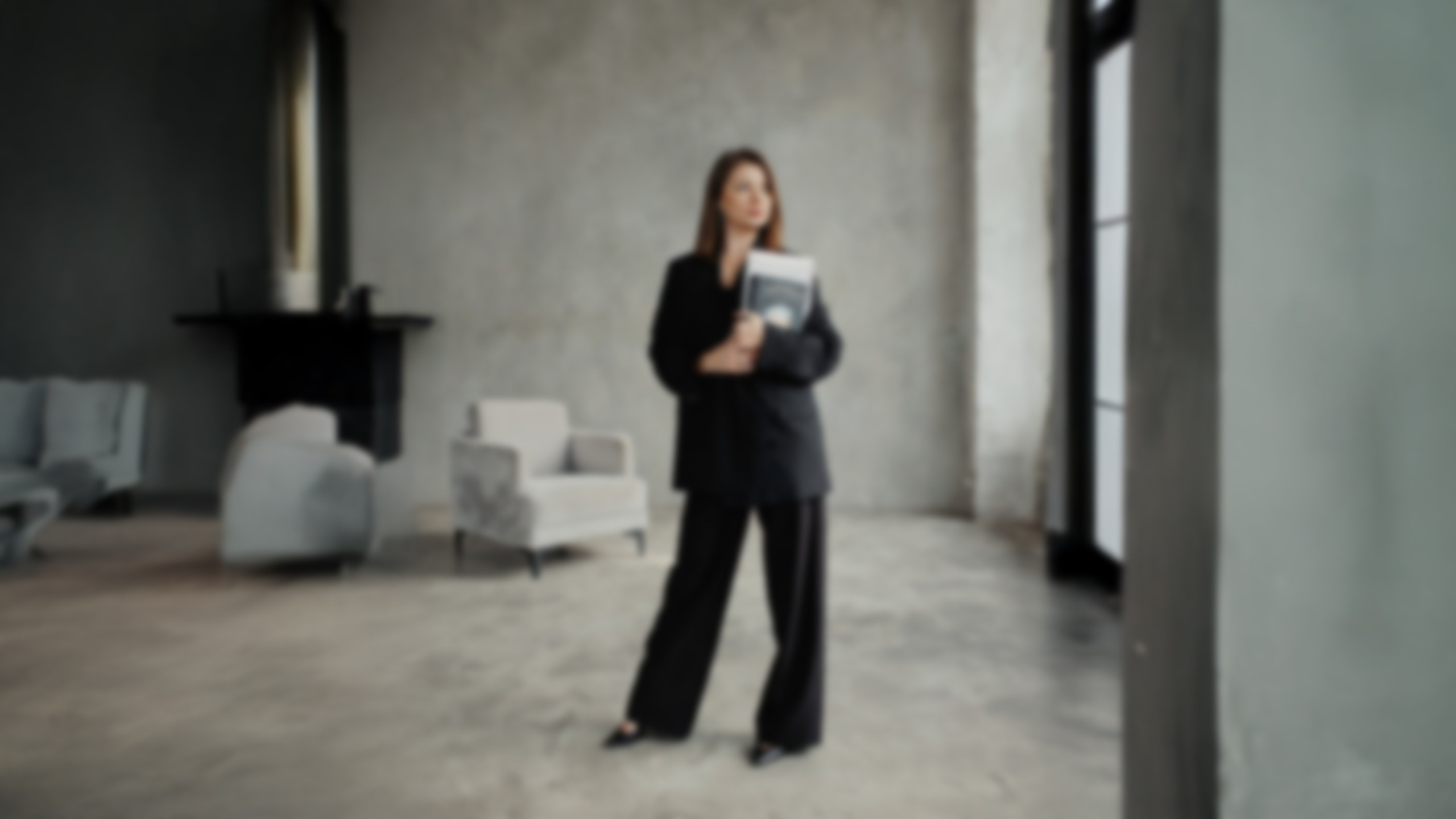 Съемка для юриста-женщины: контент в студии и на улице | Кейс. Фотограф Василий Жуков | Портретная и бизнес-съемка в Москве под ключ