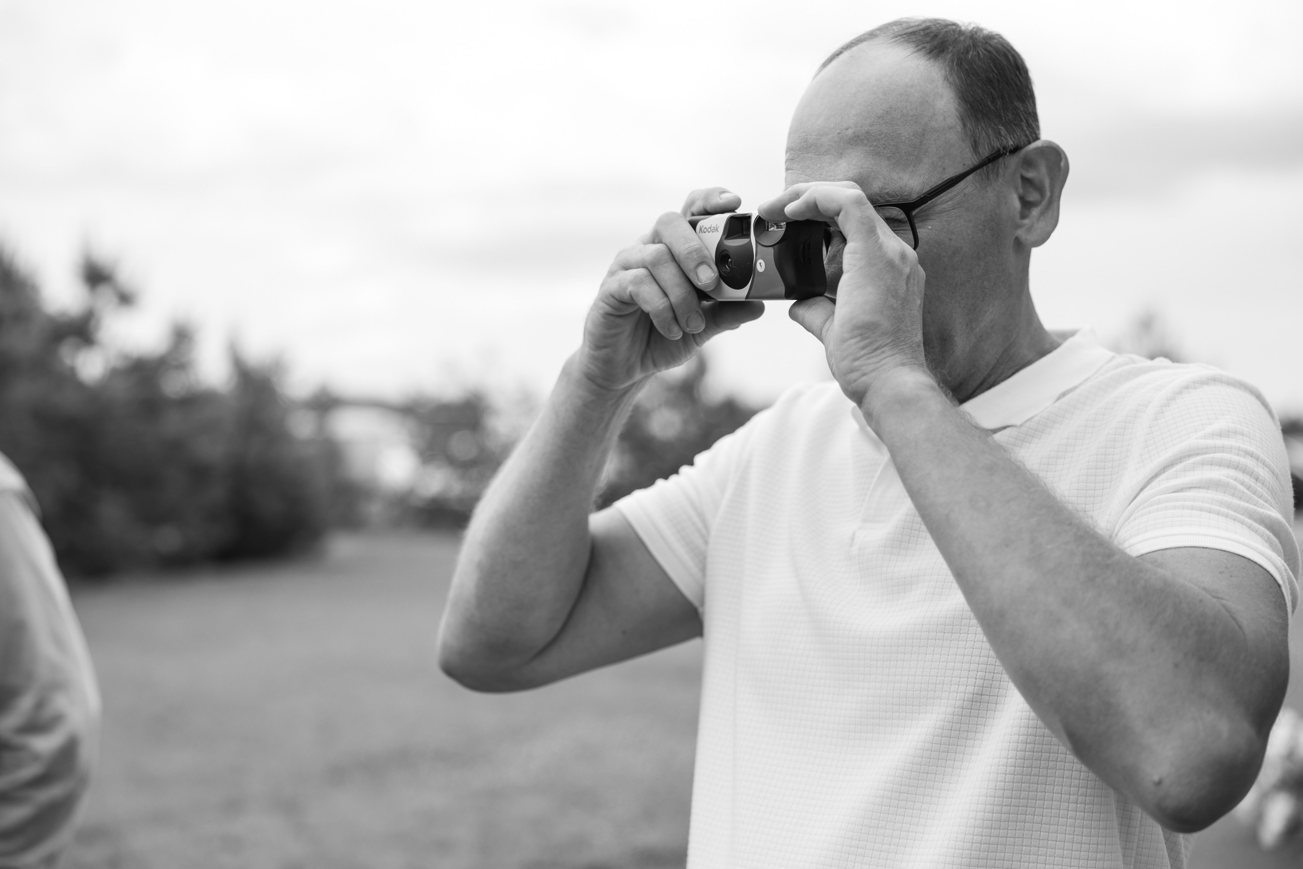 Июньская свадьба на берегу реки. Фотограф Сергей Ртищев в Москве и РФ