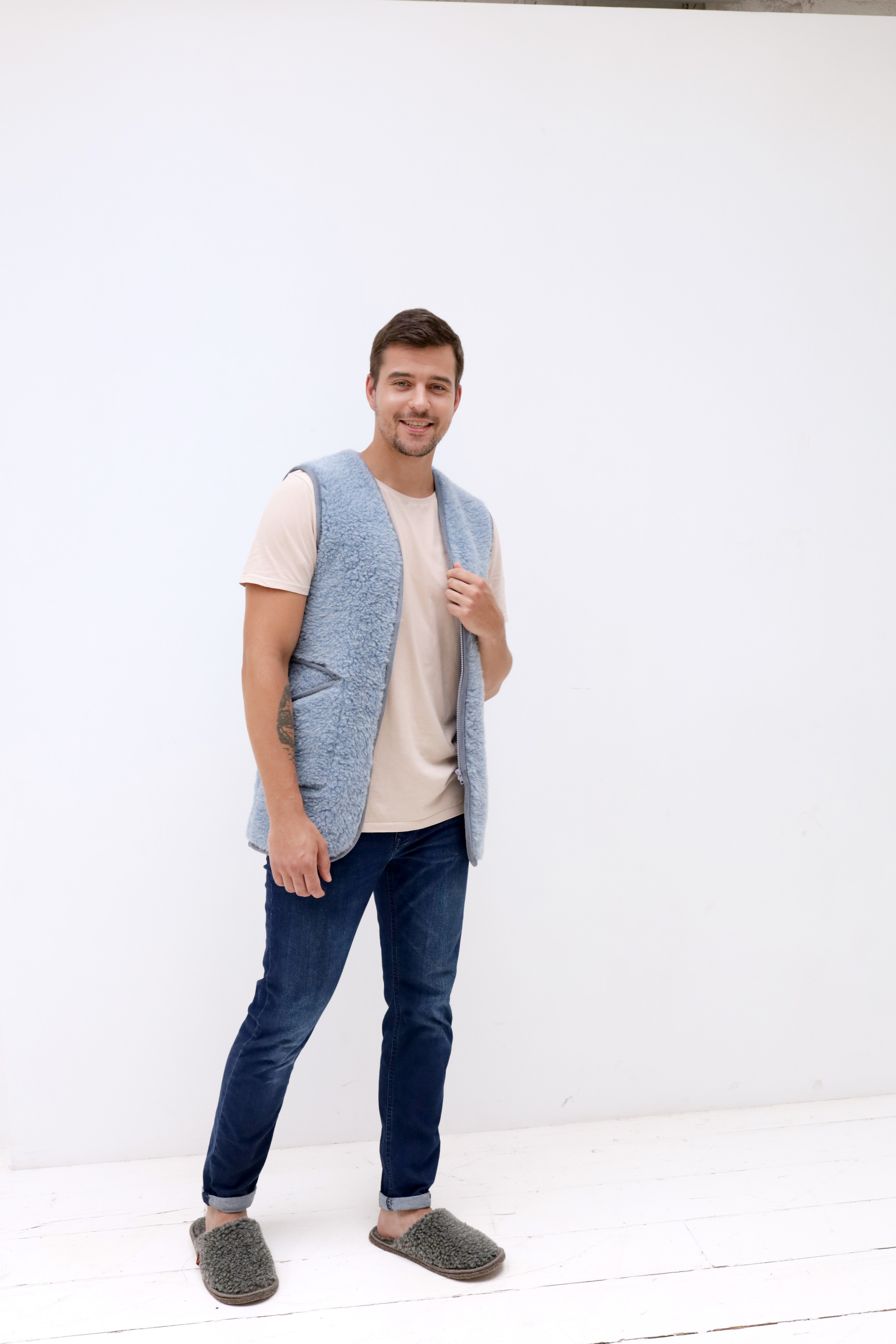 Съёмка для производства швейных изделий eco-oz.ru. Http://mira-photo.ru/