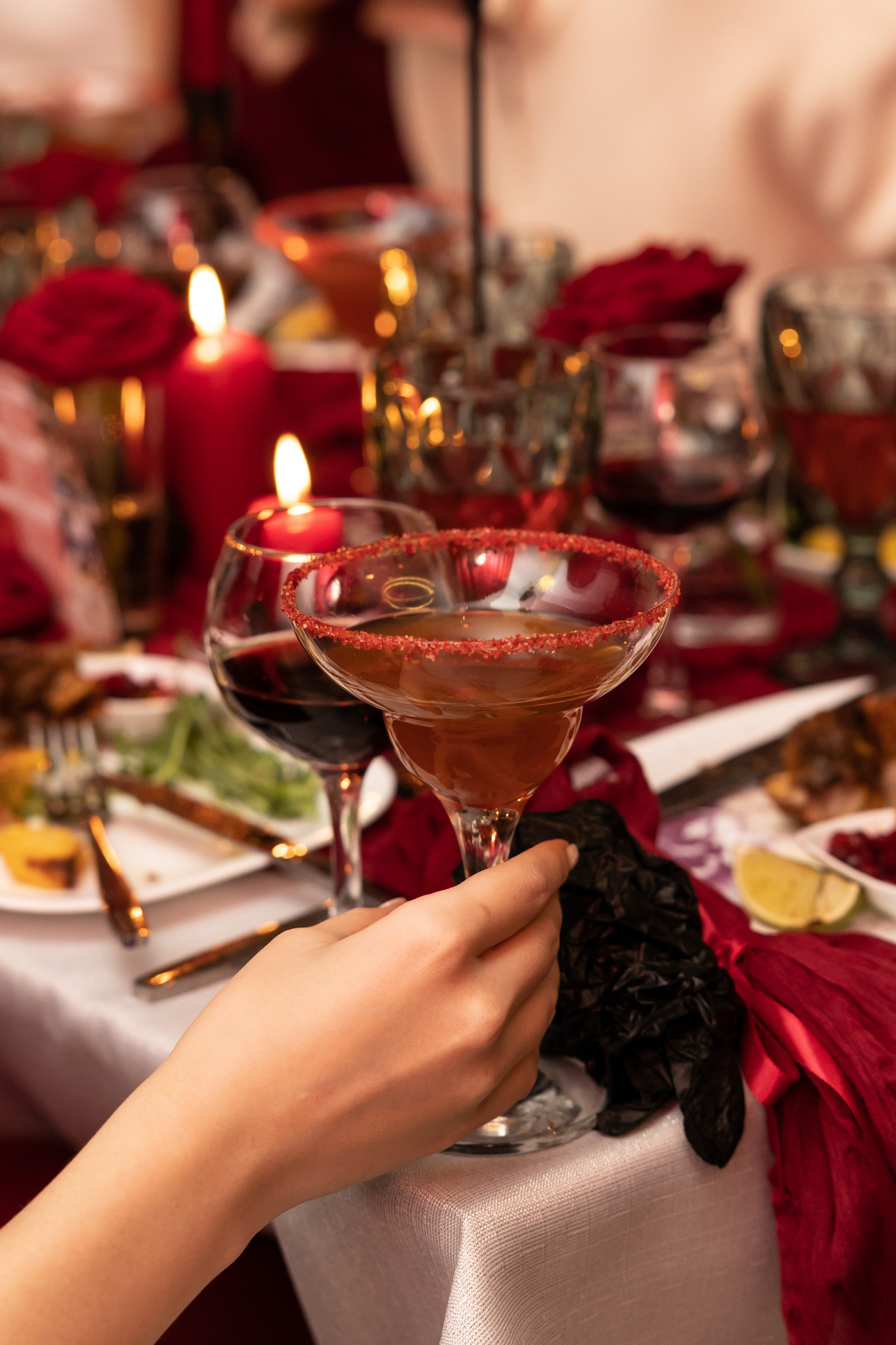 День рождение Марии, иммерсивный ужин. Семейный и женский фотограф, стильный репортаж в г. Новосибирск