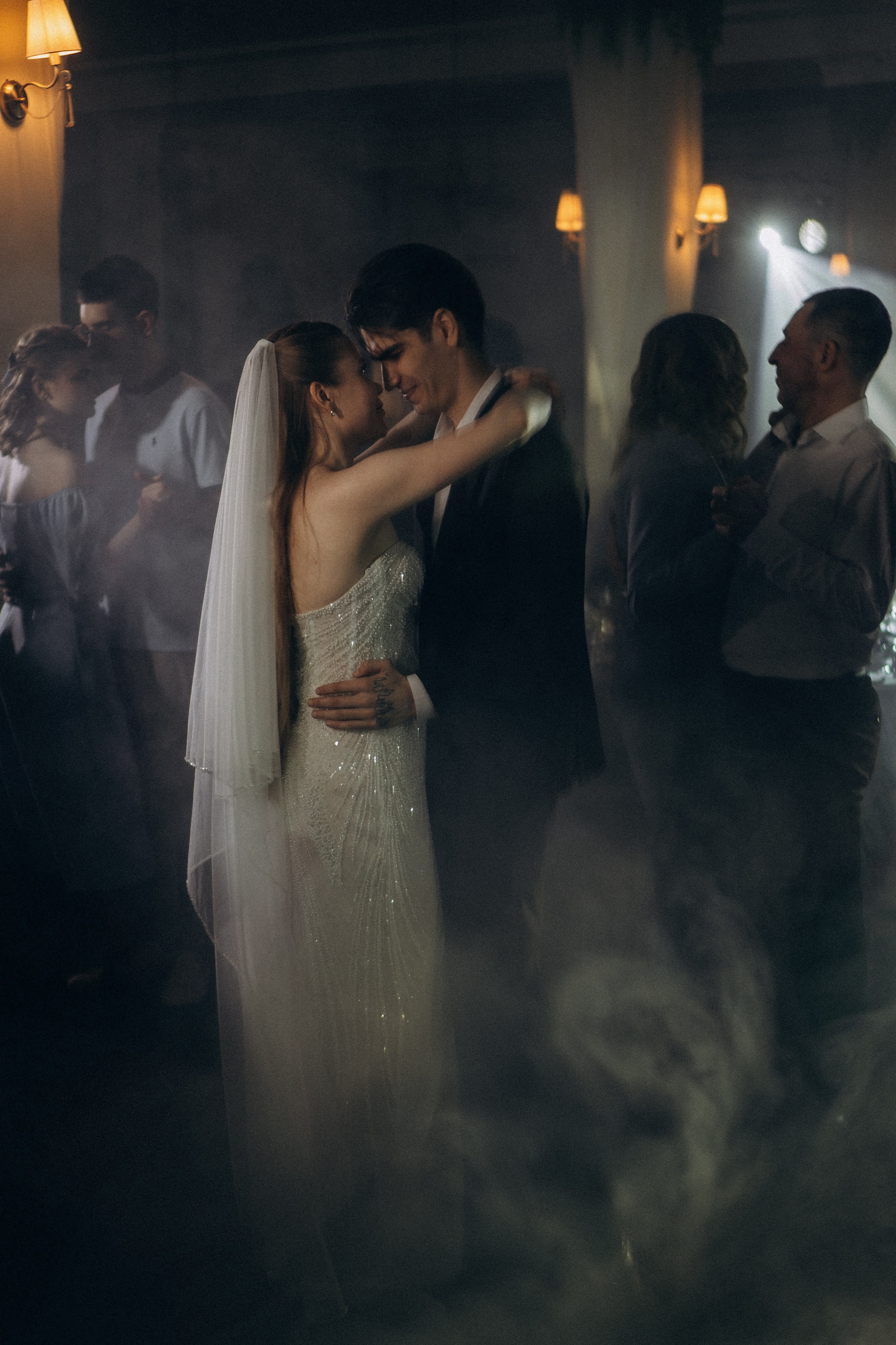 СВАДЕБНАЯ СЬЕМКА СБОРОВ В ОТЕЛЕ И ВЫЕЗД НА ЦЕРЕМОНИЮ (СНЯТО В СИБИРЕ В НИЖНЕВАРТОВСКЕ). Профессиональный фотограф, Санкт-Петербург — Виктория Богомолова