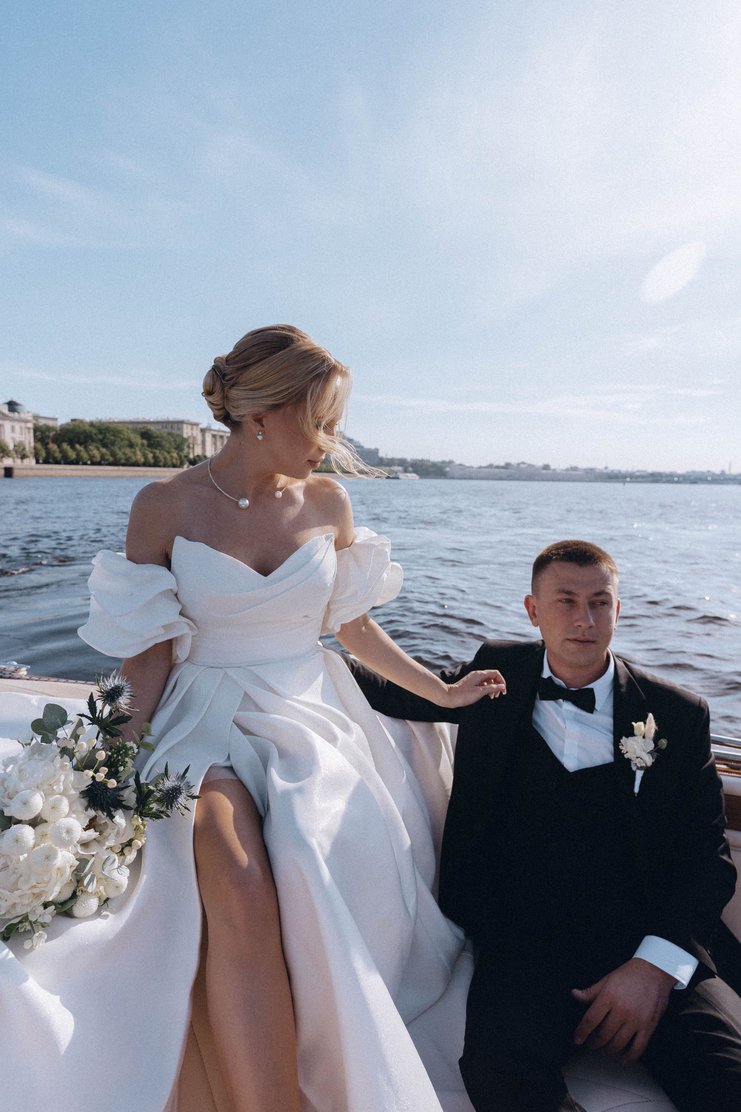 СВАДЕНБНАЯ СЬЕМКА НА КАТЕРЕ ПО КАНАЛАМ САНКТ-ПЕТЕРБУРГА И В АКВАТОРИИ НЕВЫ. Профессиональный фотограф, Санкт-Петербург — Виктория Богомолова