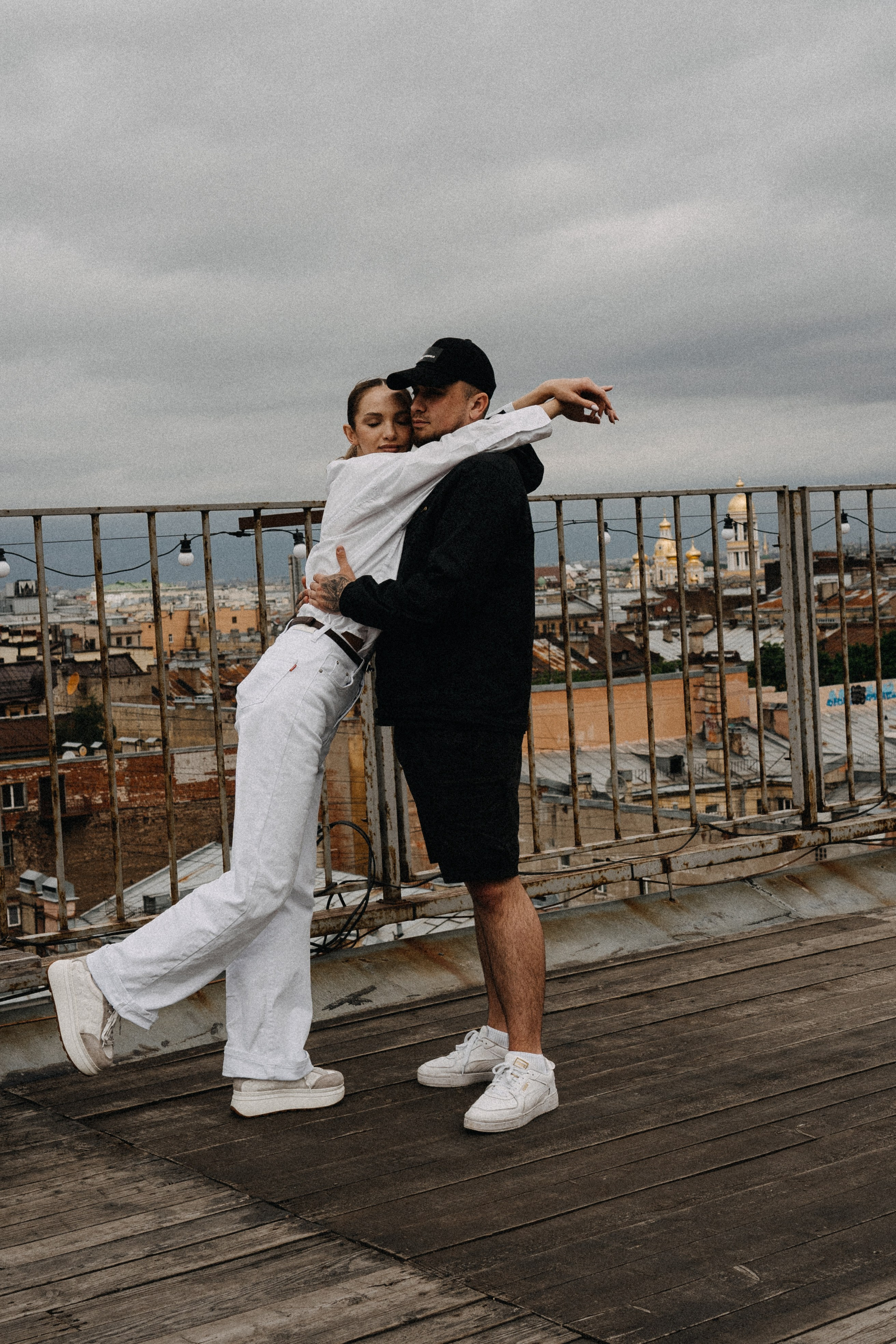 МЫ ГУЛЯЛИ ПРО КРЫШАМ ПИТЕРА. Профессиональный фотограф, Санкт-Петербург — Виктория Богомолова