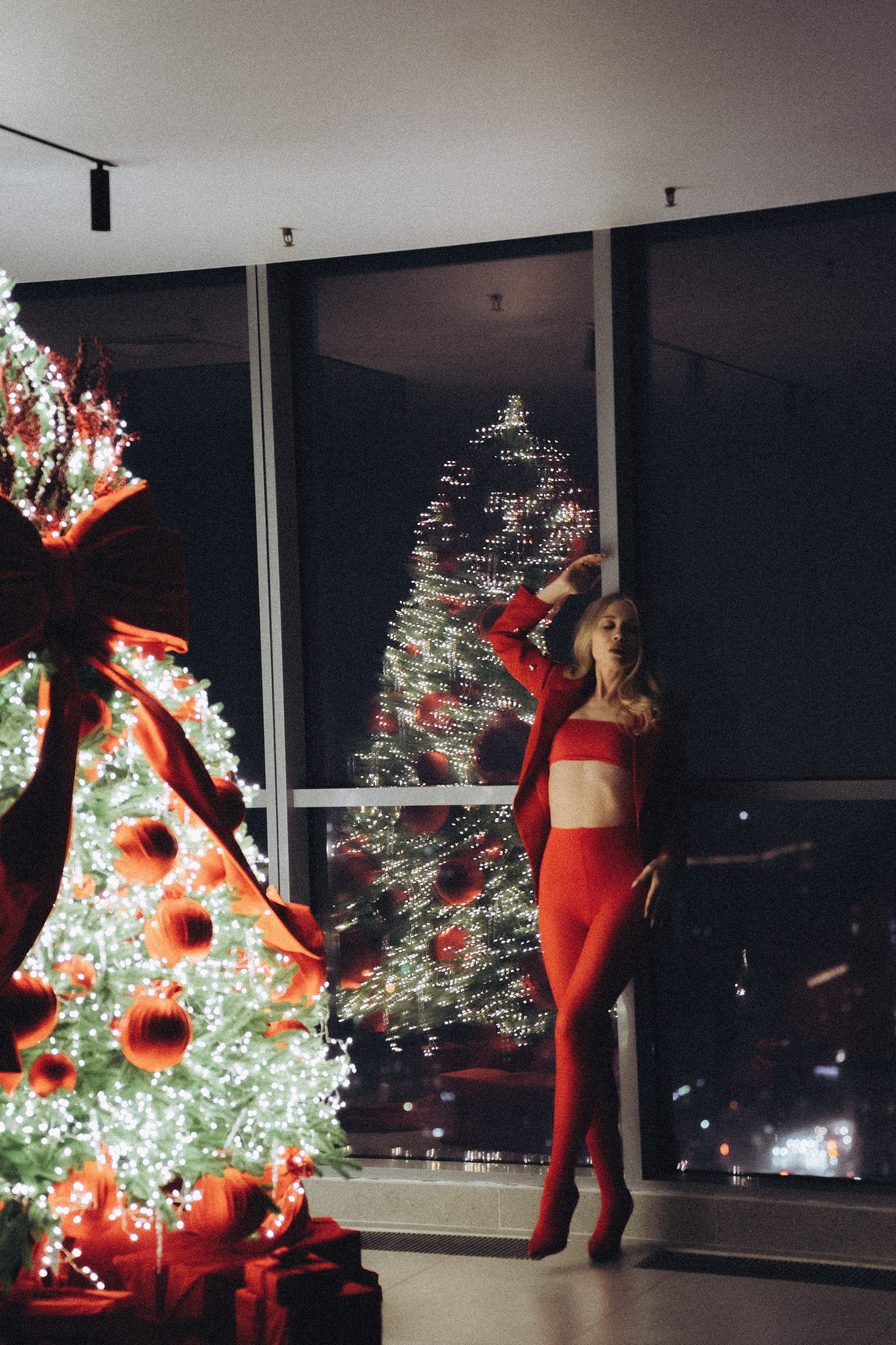 ФОТОСЕССИЯ К НОВОМУ ГОДУ В СТУДИИ С ЕЛОЧКОЙ КРАСИВЫЙ ОБРАЗ. Профессиональный фотограф, Санкт-Петербург — Виктория Богомолова