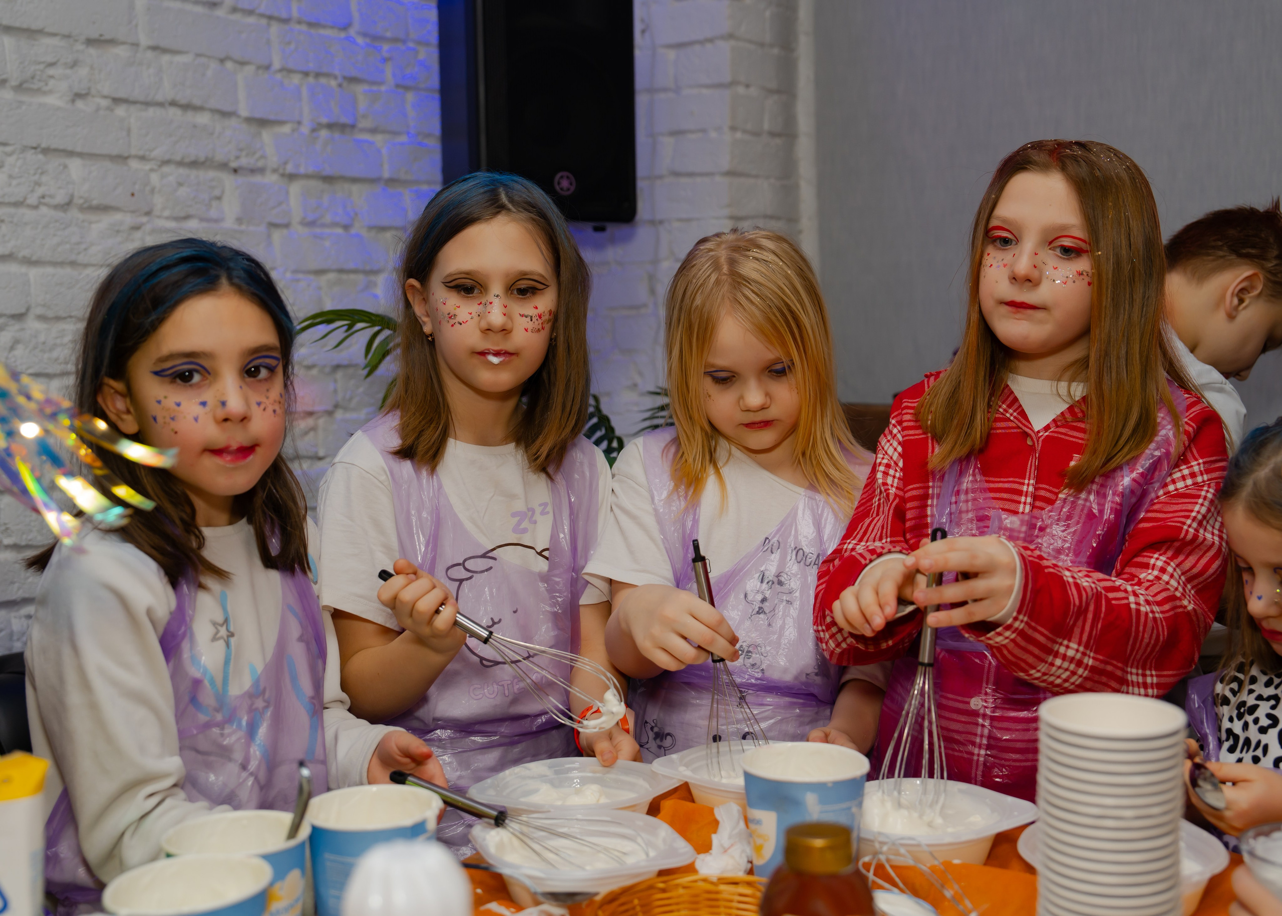 Битва подушками. Крамер Юлиана детский и семейный фотограф