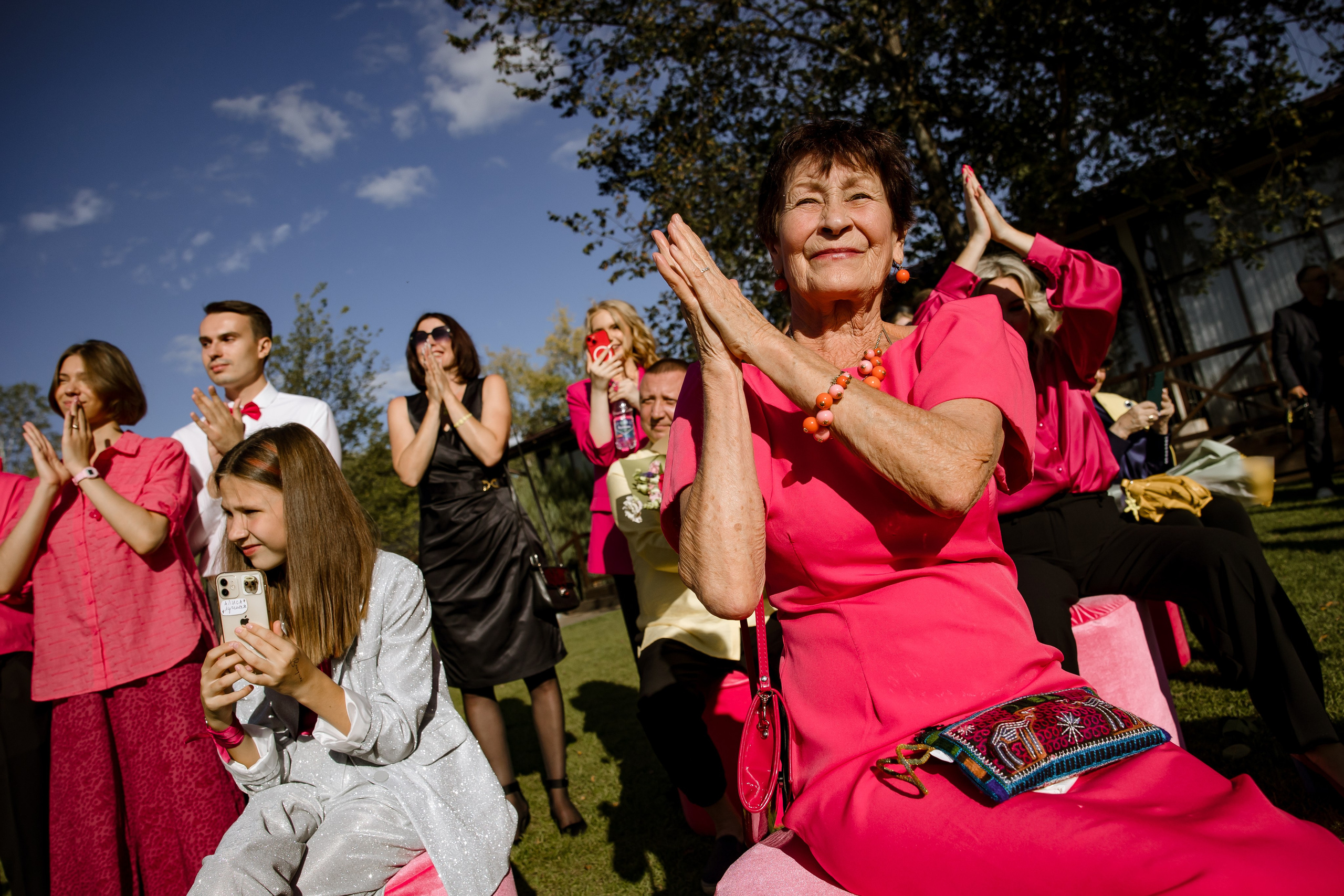 Яркая неоновая свадебная фотосессия в «Нет на карте». Свадебный и семейный фотограф в Самаре и Тольятти | Елена Топанцева