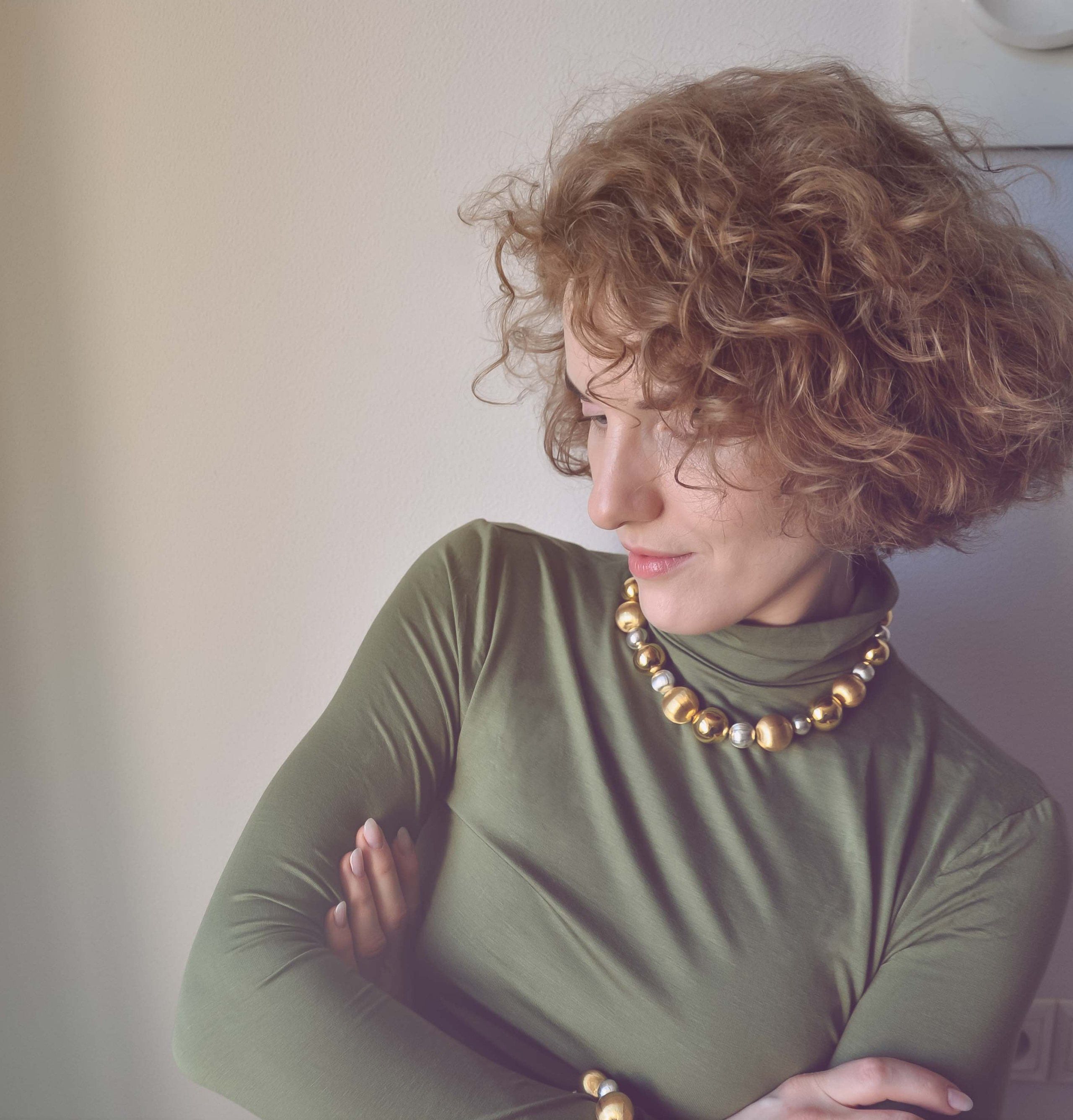 Гарнитур из серебра. Дизайнерские украшения из серебра. Бусы и браслет из серебра с позолотой.