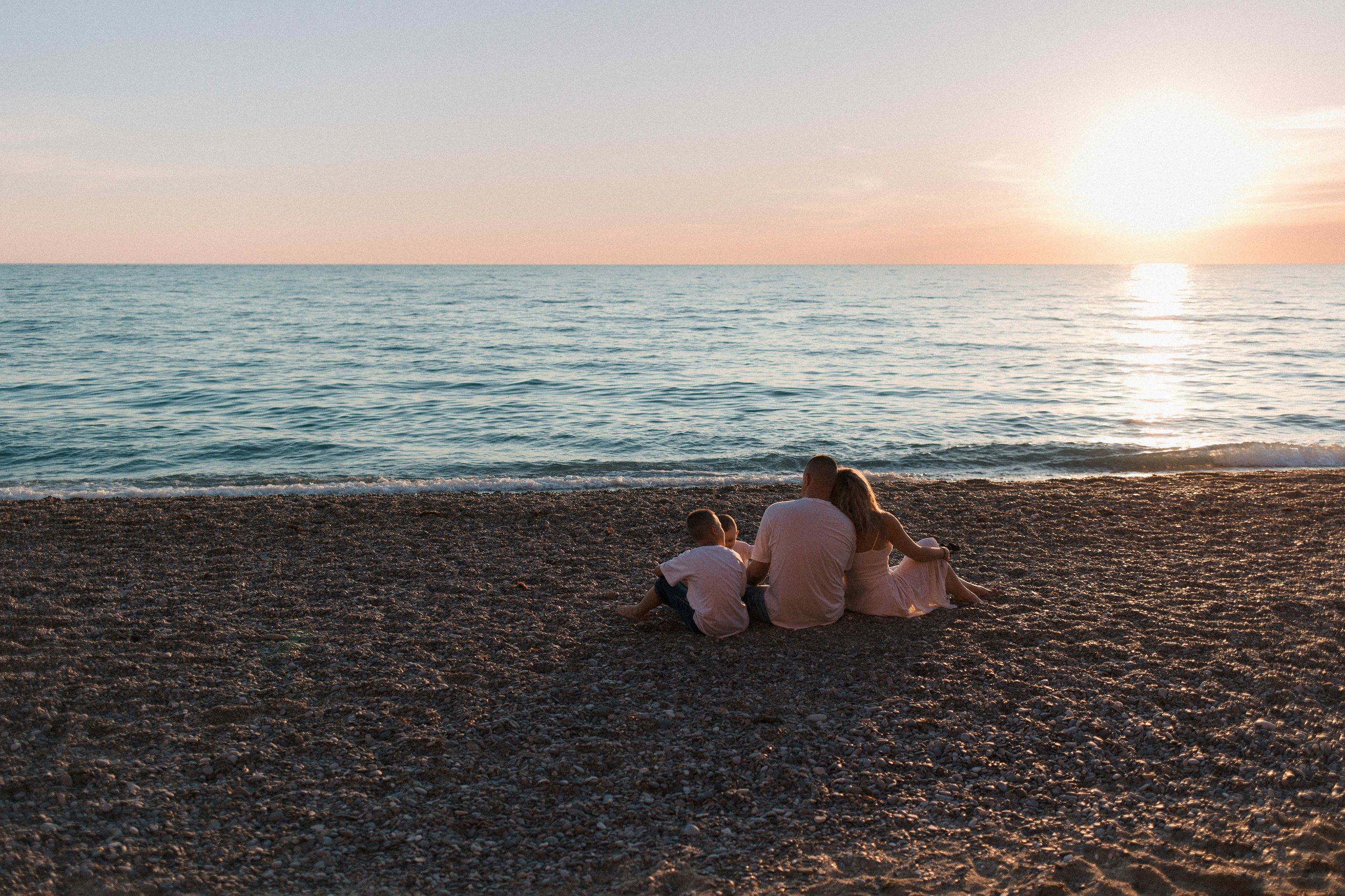 Море, закат, любовь 🖤. Свадебный фотограф Мироманов Николай в Крыму
