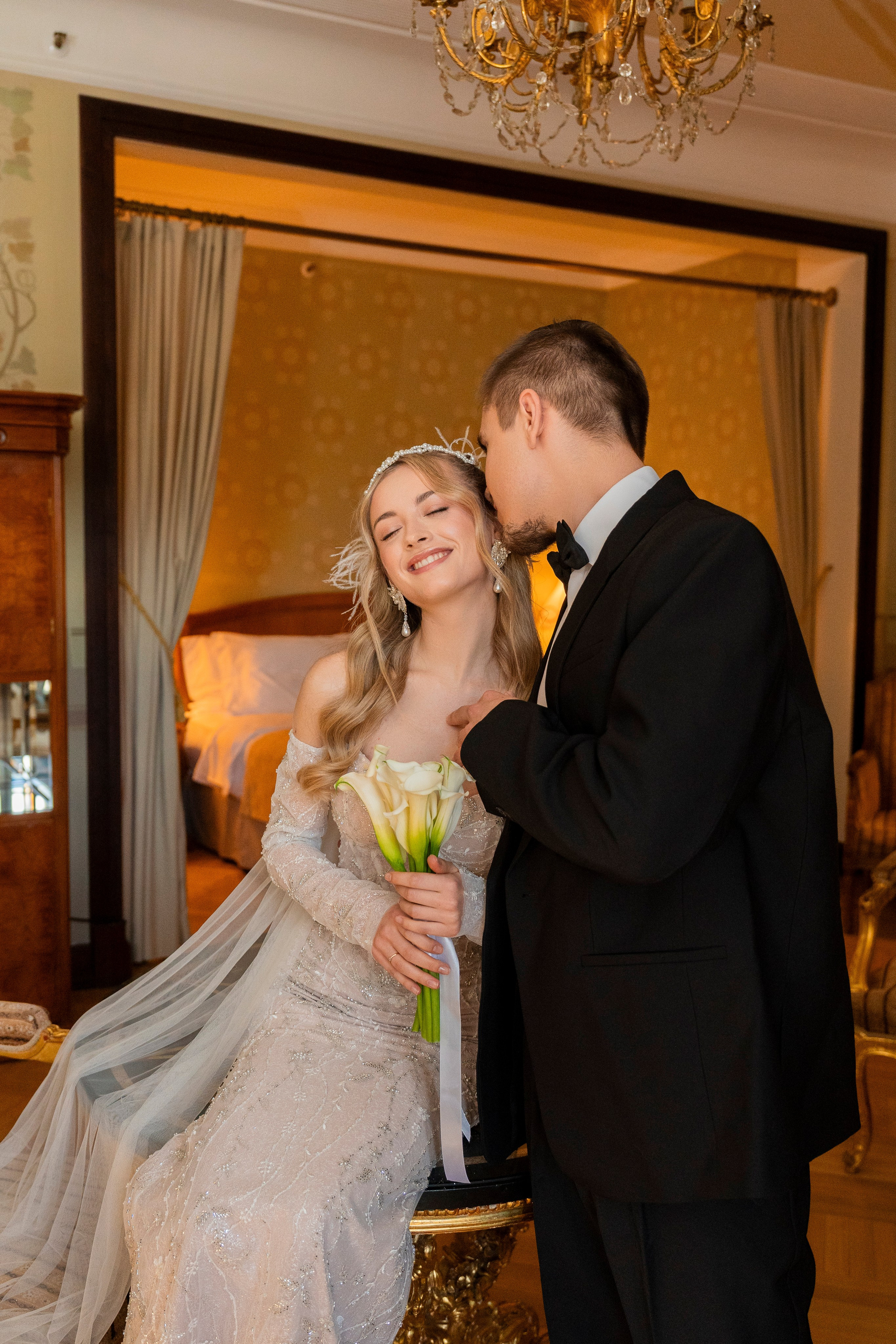 Свадебная фотосессия в отеле Метрополь. Свадебный фотограф в Москве Анна Полушина