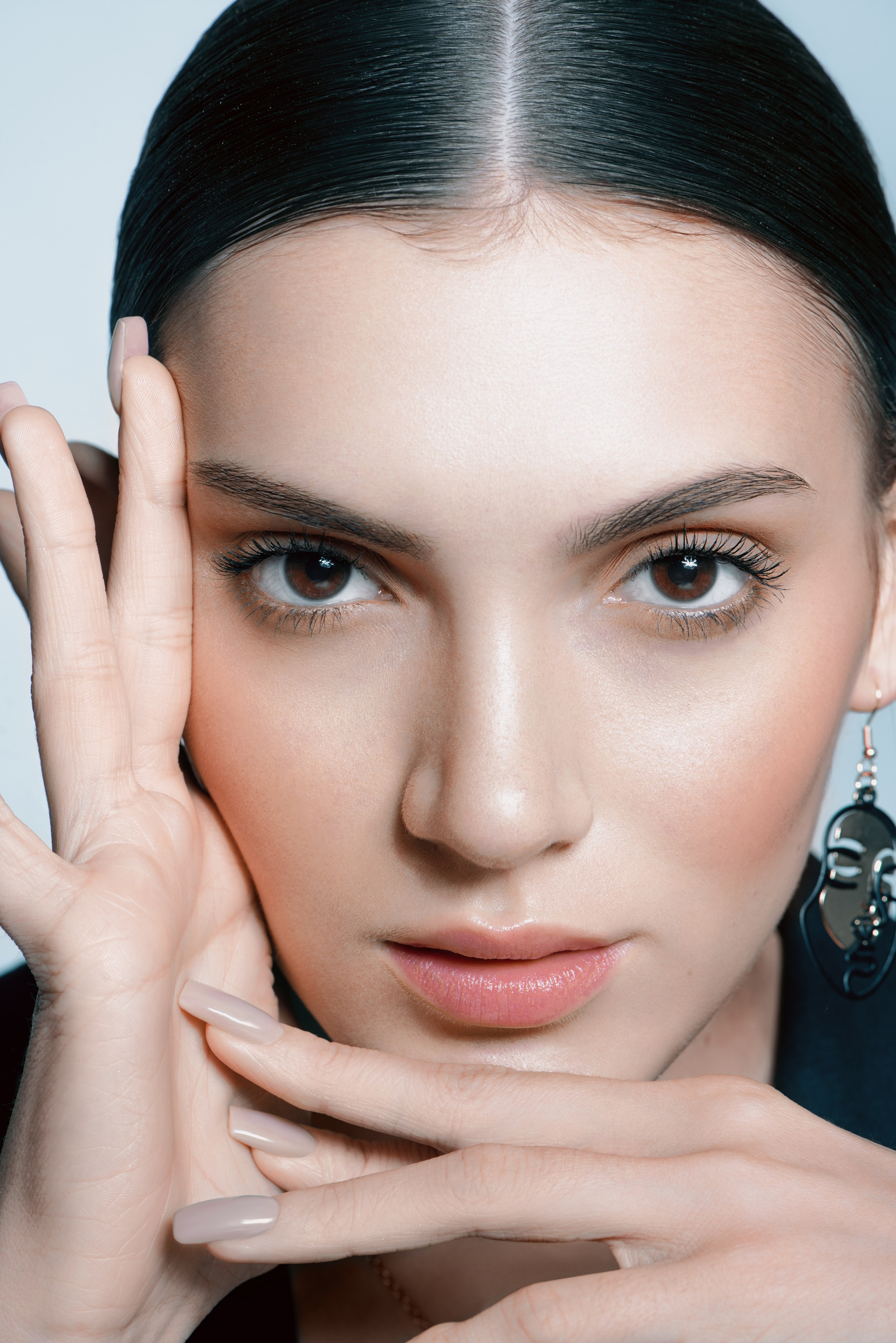 BEFORE / AFTER. RETOUCHER / Beauty / Product / Fashion / Commercial