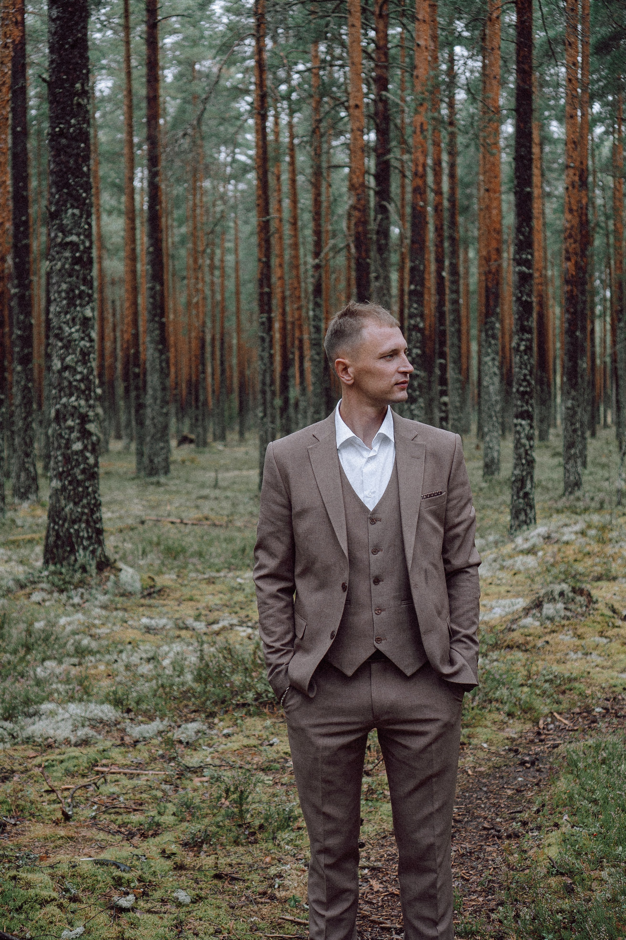 СВАДЕБНАЯ ФОТОСЕССИИЯ ПАРЫ В ГОРОДЕ ПРИОЗЕРСК В СОСНОВОМ ЛЕСУ И С ПИКАПОМ. Профессиональный фотограф, Санкт-Петербург — Виктория Богомолова