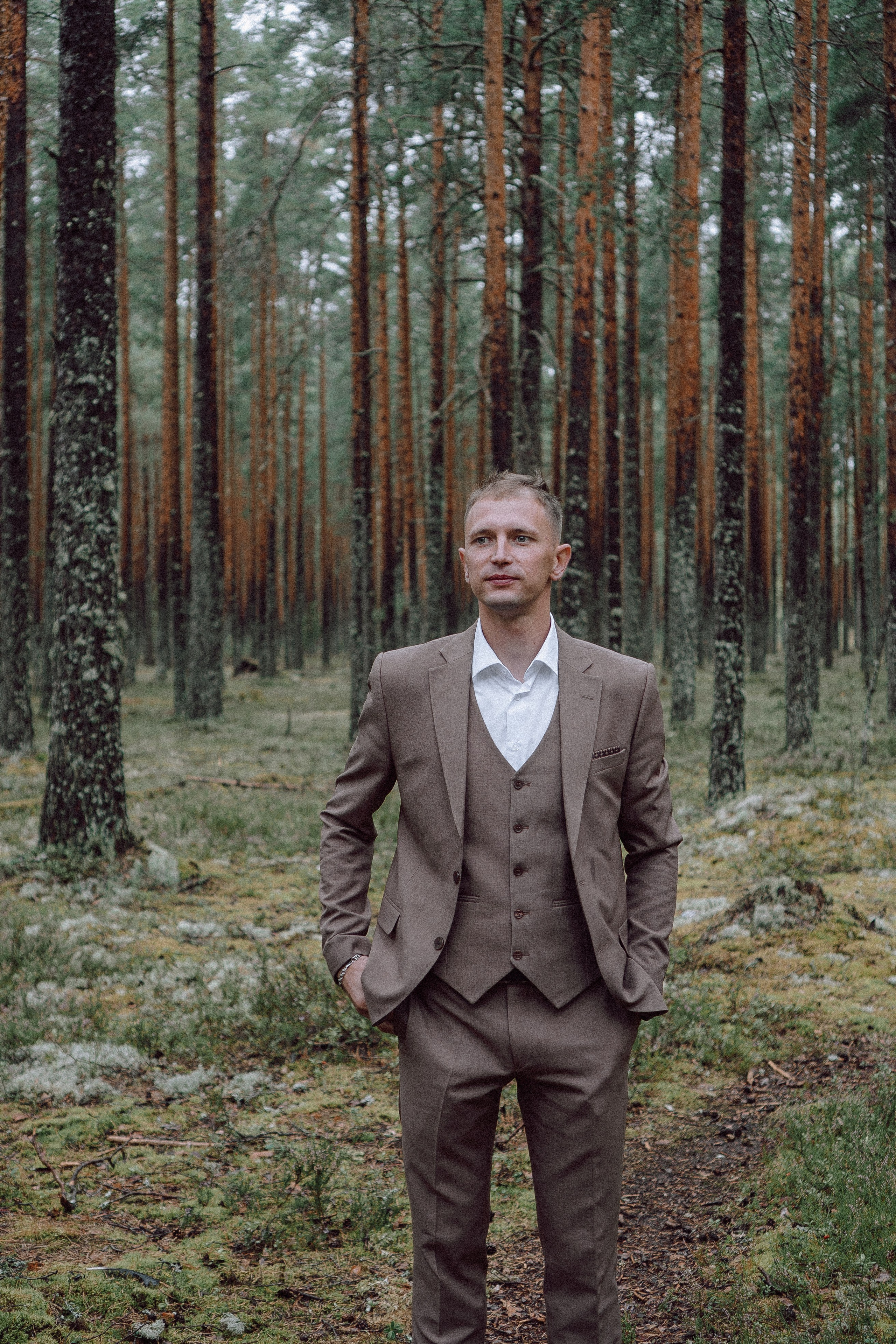 СВАДЕБНАЯ ФОТОСЕССИИЯ ПАРЫ В ГОРОДЕ ПРИОЗЕРСК В СОСНОВОМ ЛЕСУ И С ПИКАПОМ. Профессиональный фотограф, Санкт-Петербург — Виктория Богомолова