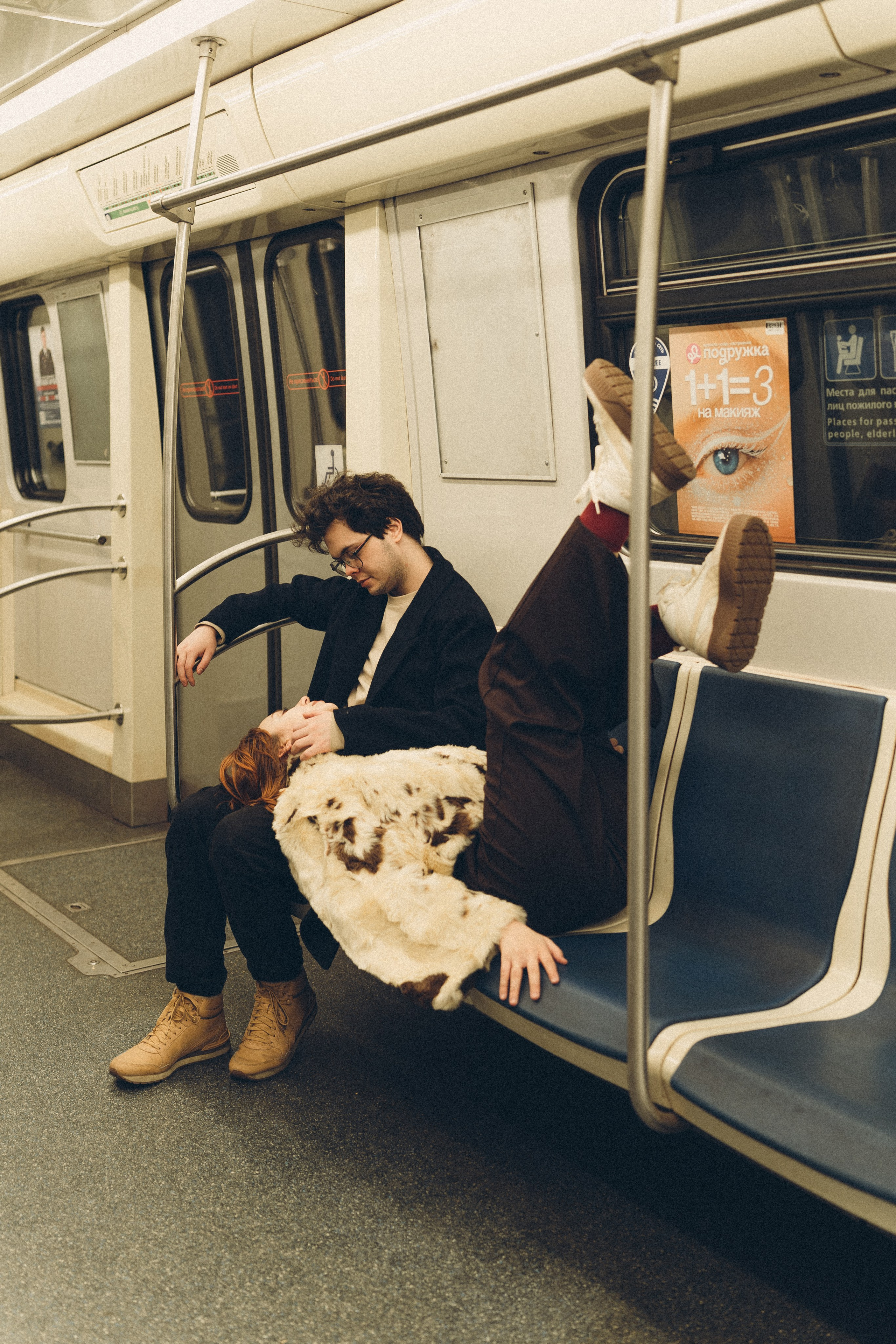 НОВОГОДНЯЯ ФОТОСЕСИИЯ ПАРЫ В МЕТРО ЛЮБОВЬ. Профессиональный фотограф, Санкт-Петербург — Виктория Богомолова