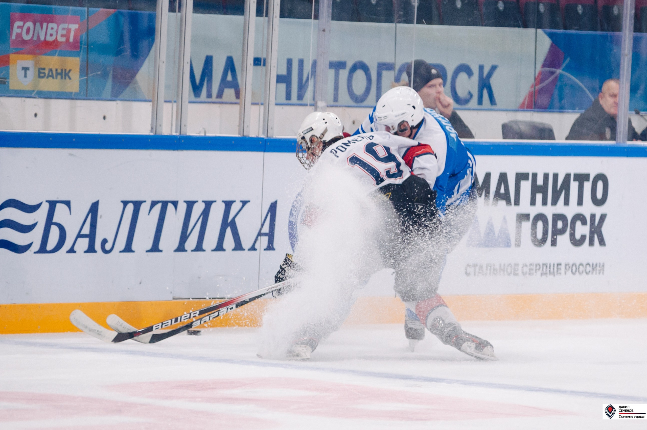 Чемпионат СХЛ. Стальные сердца — Газовик. Фотограф Магнитогорск Данил Семенов