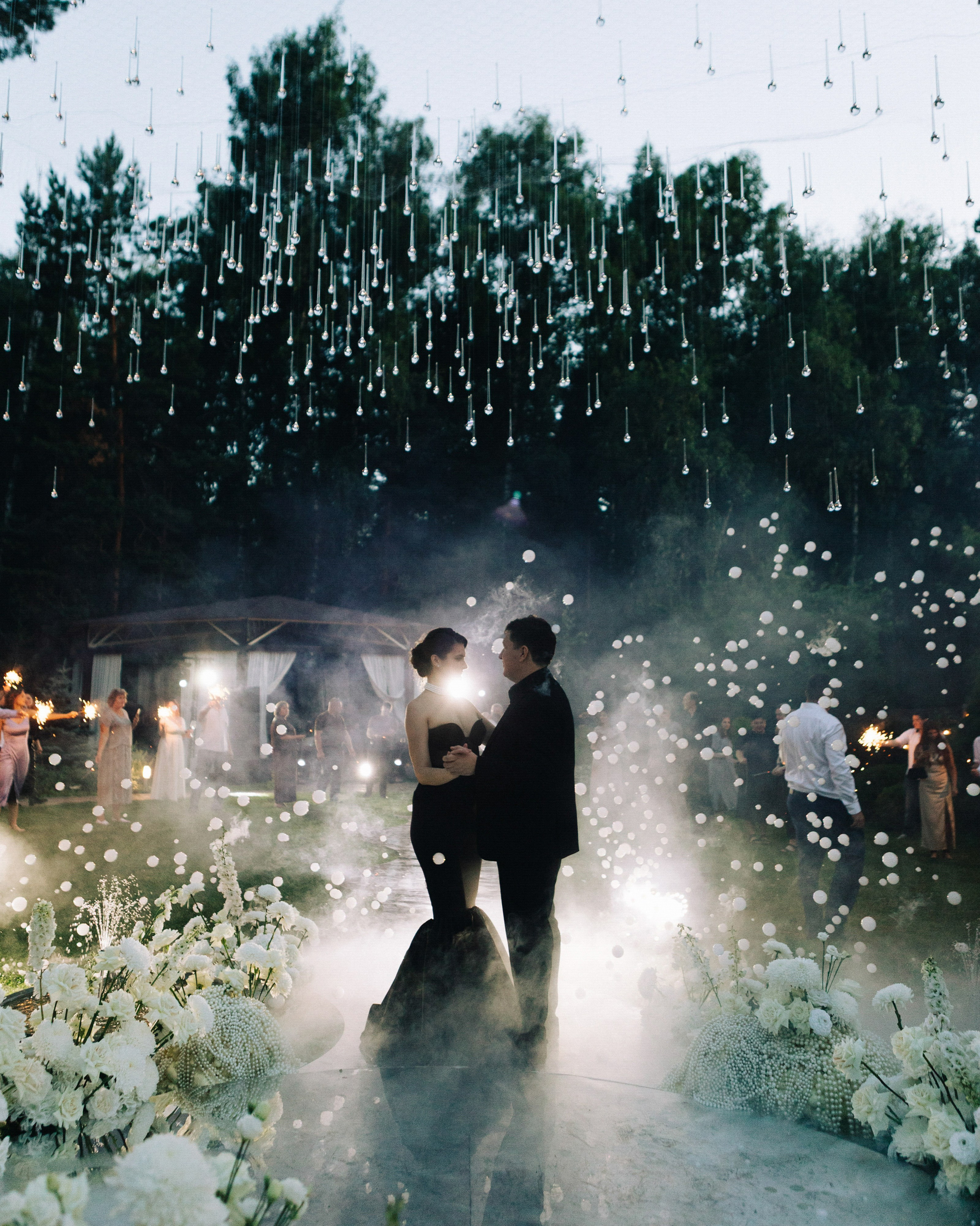 1. Свадебный фотограф @alexandradmitrievaph