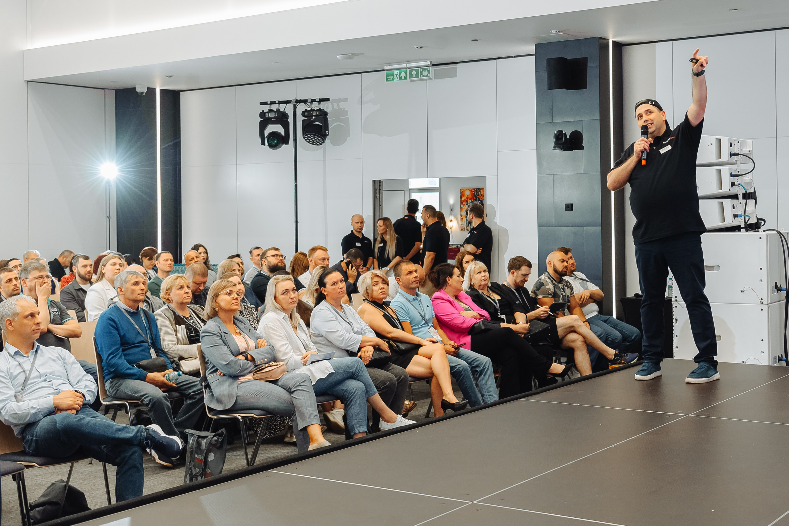 Конференция для дистрибьюторов Navigator Group. Свадебный фотограф в Екатеринбурге Артём Зайнетдинов