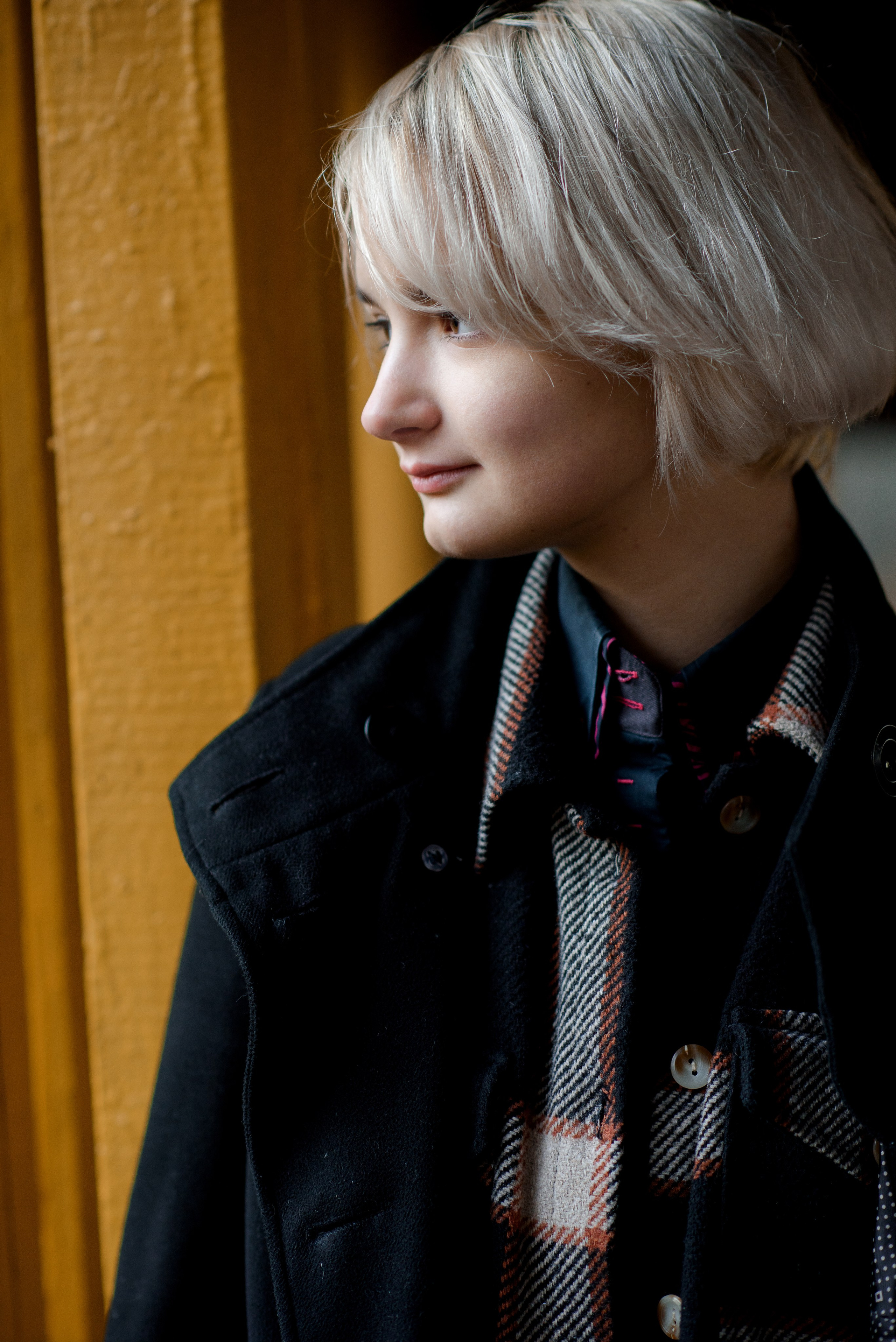 Фотосессия девочки подростка в осеннем саду. Главная