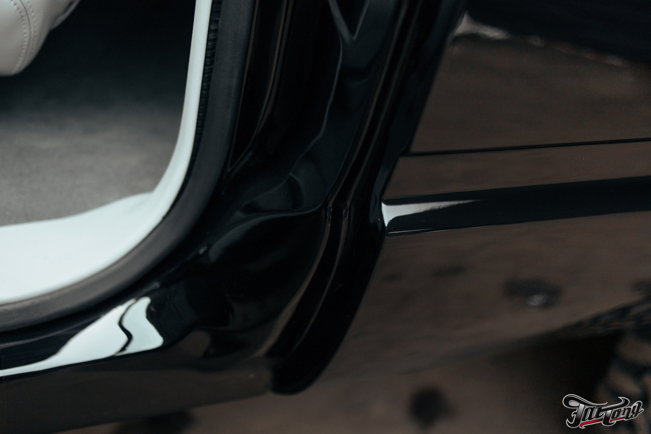 Chevrolet Tahoe I ремонт по кузову и окрас, пошив салона. DeLorein