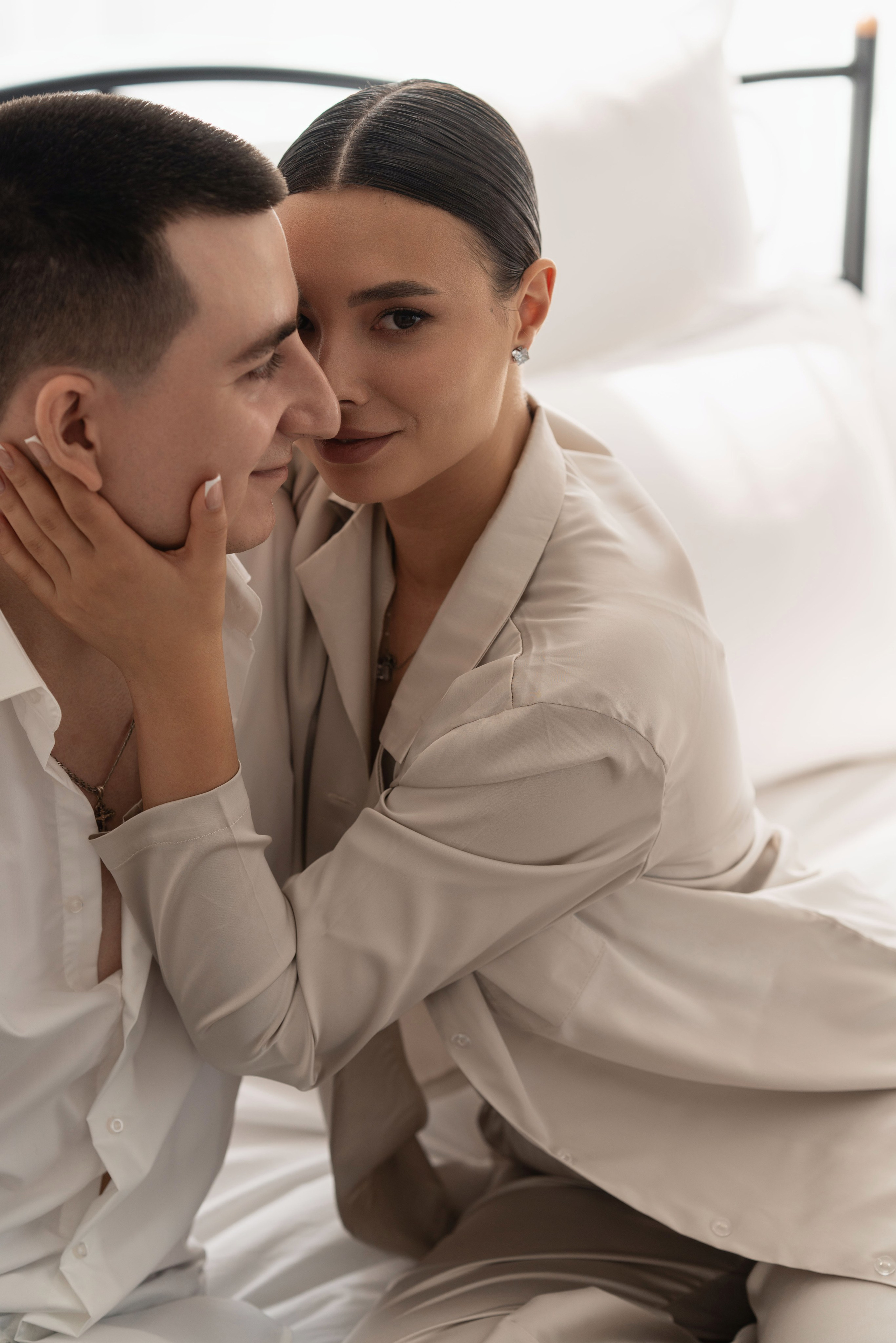 Свадебная фотосессия в интерьере, студия. Главная