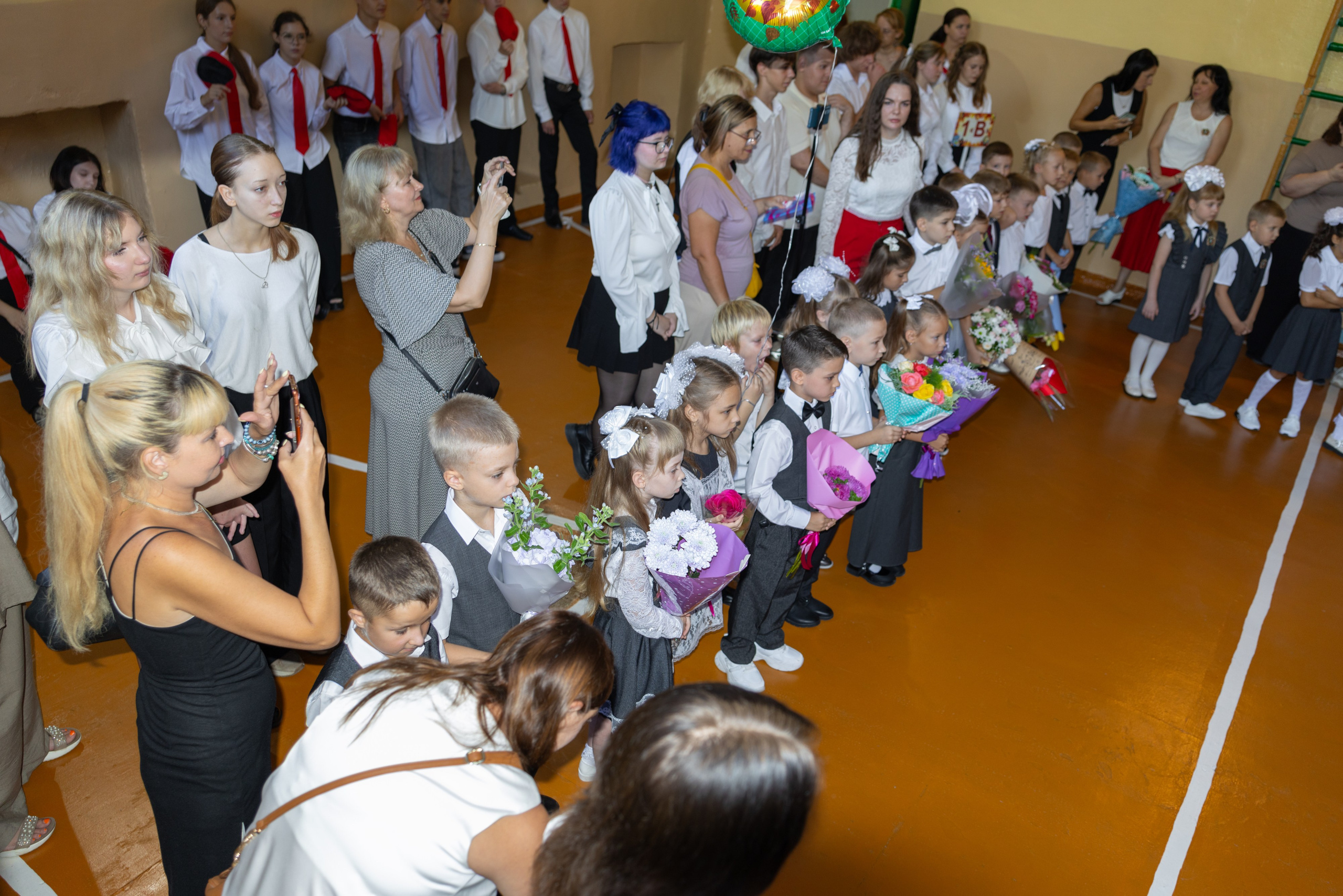 1 сентября. Когда не пустили на линейку. Фотограф Олег Сотник