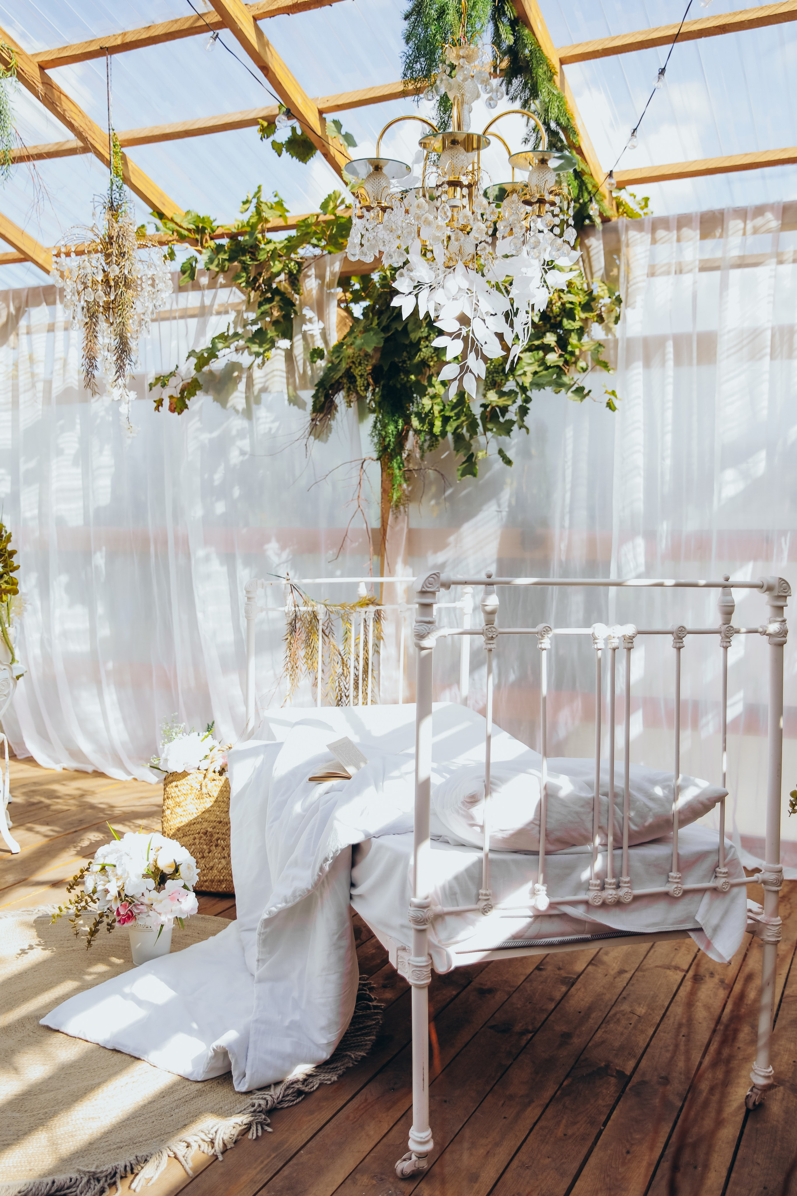 Уличная локация «Лесной дом». Фотостудия в Мариуполе «Берлога»