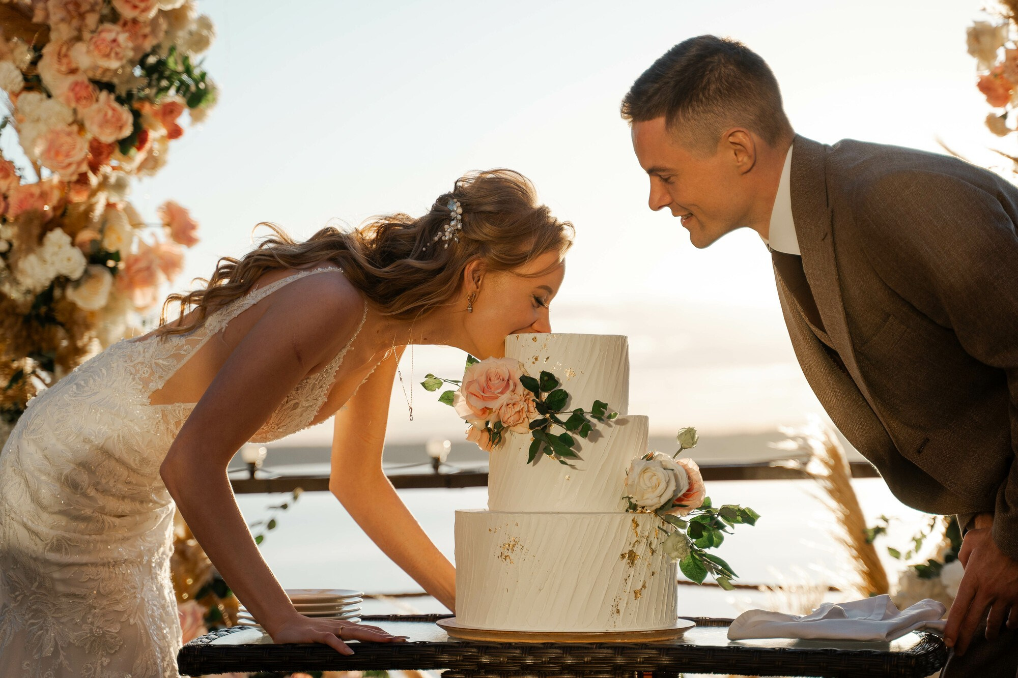 Свадьба в Лесной Рапсодии на берегу озера. Свадебный фотограф в Санкт-Петербурге и Москве Андрей Нестеров