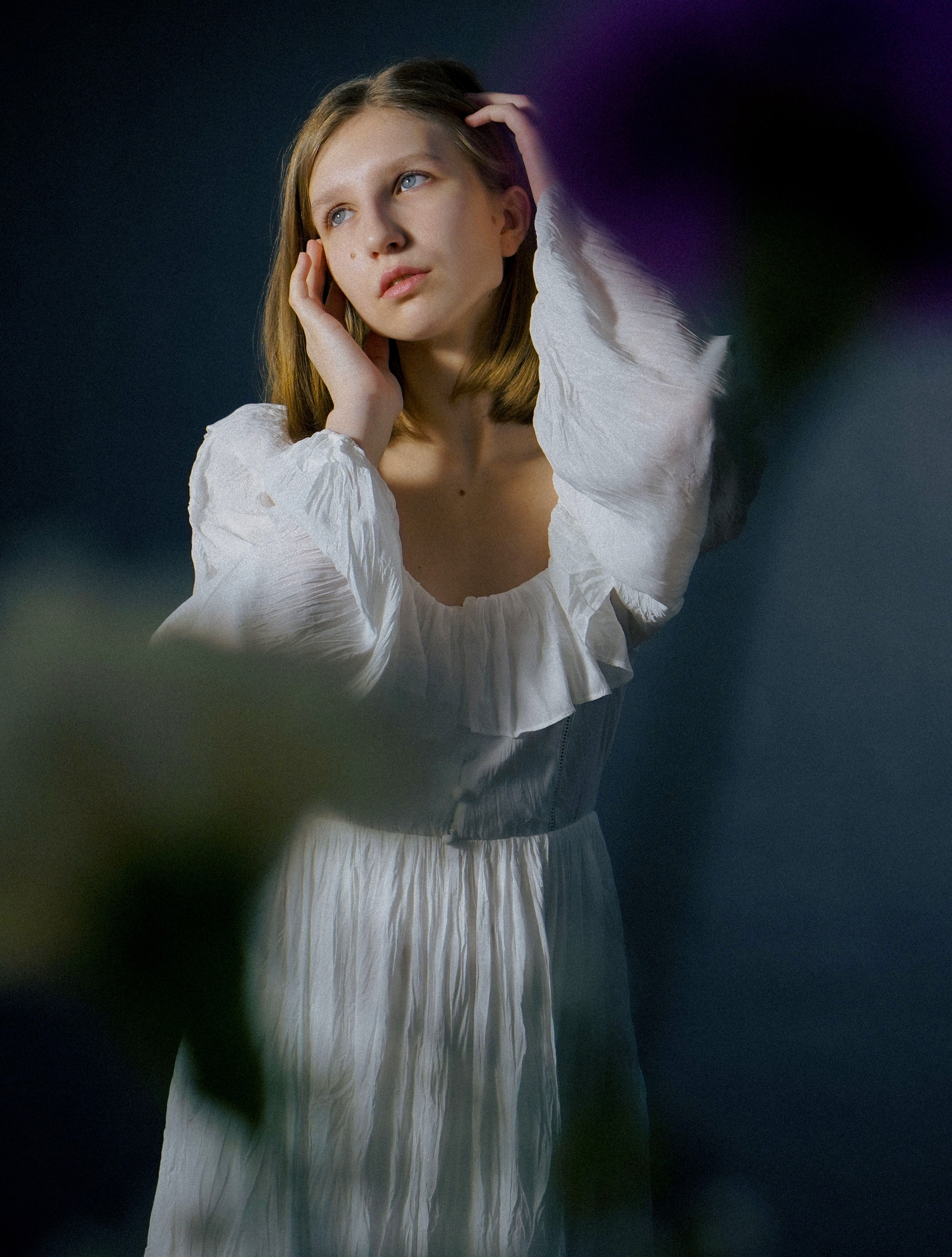 Портретная фотосессия в студии с цветами для Анны в Санкт-Петербург. Светлана Гопанюк. Портретный фотограф. Санкт-Петербург. СПб