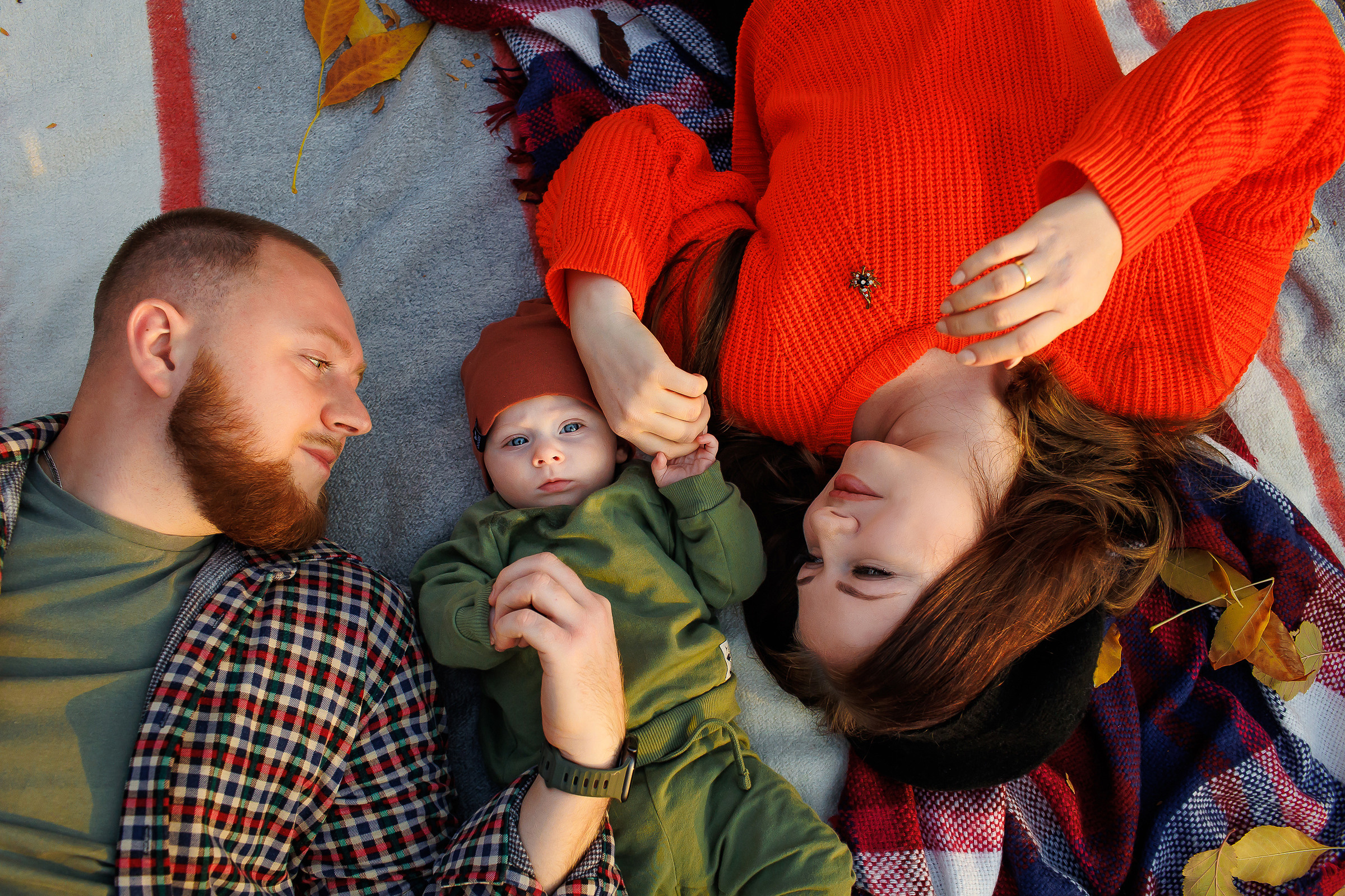 Осенняя семейная фотосессия в парке Алматы. Свадебный и семейный фотограф Алматы Владимир Акуленко