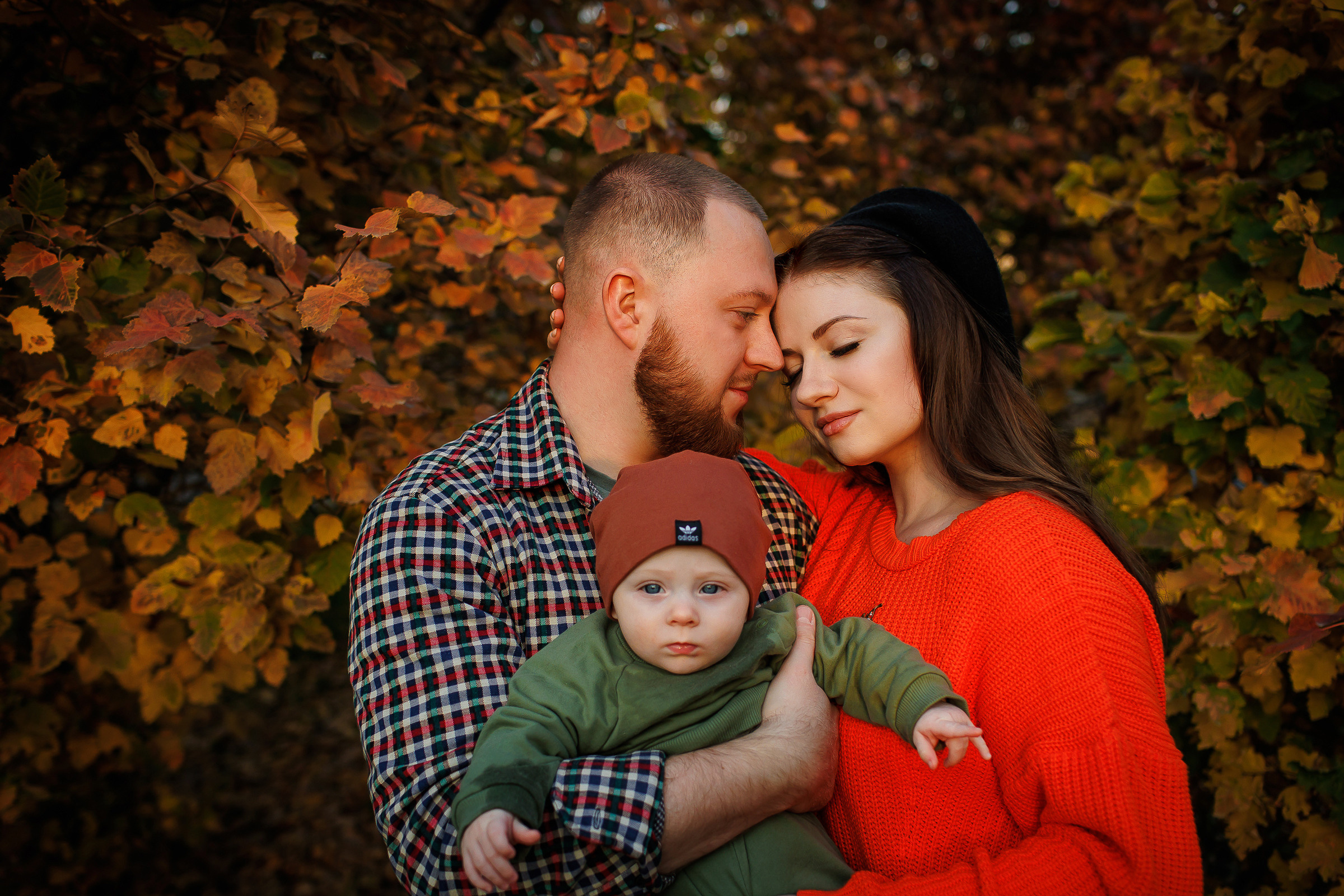 Осенняя семейная фотосессия в парке Алматы. Свадебный и семейный фотограф Алматы Владимир Акуленко