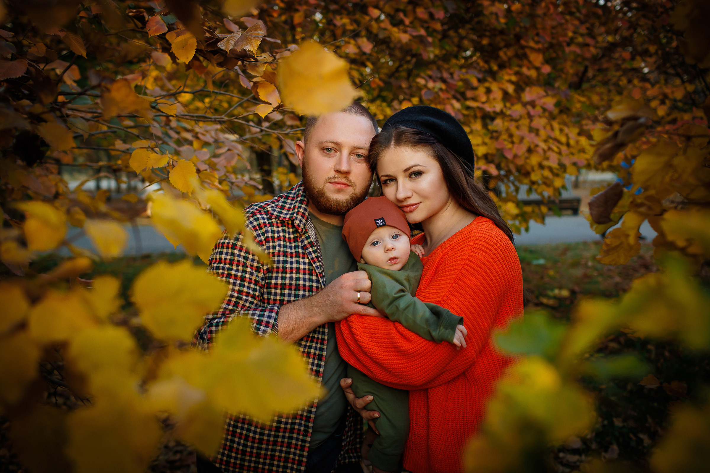Осенняя семейная фотосессия в парке Алматы. Свадебный и семейный фотограф Алматы Владимир Акуленко
