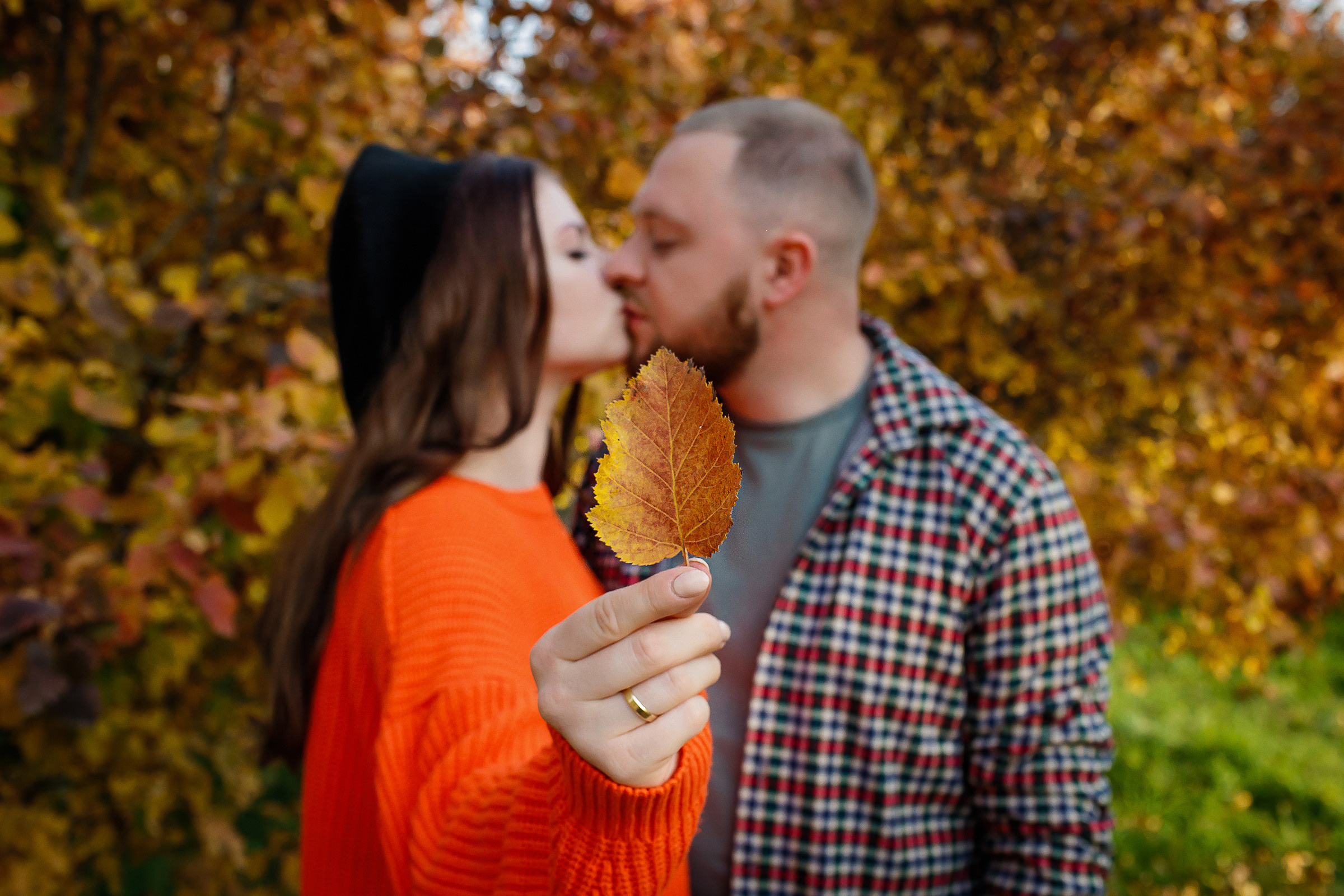 Осенняя семейная фотосессия в парке Алматы. Свадебный и семейный фотограф Алматы Владимир Акуленко
