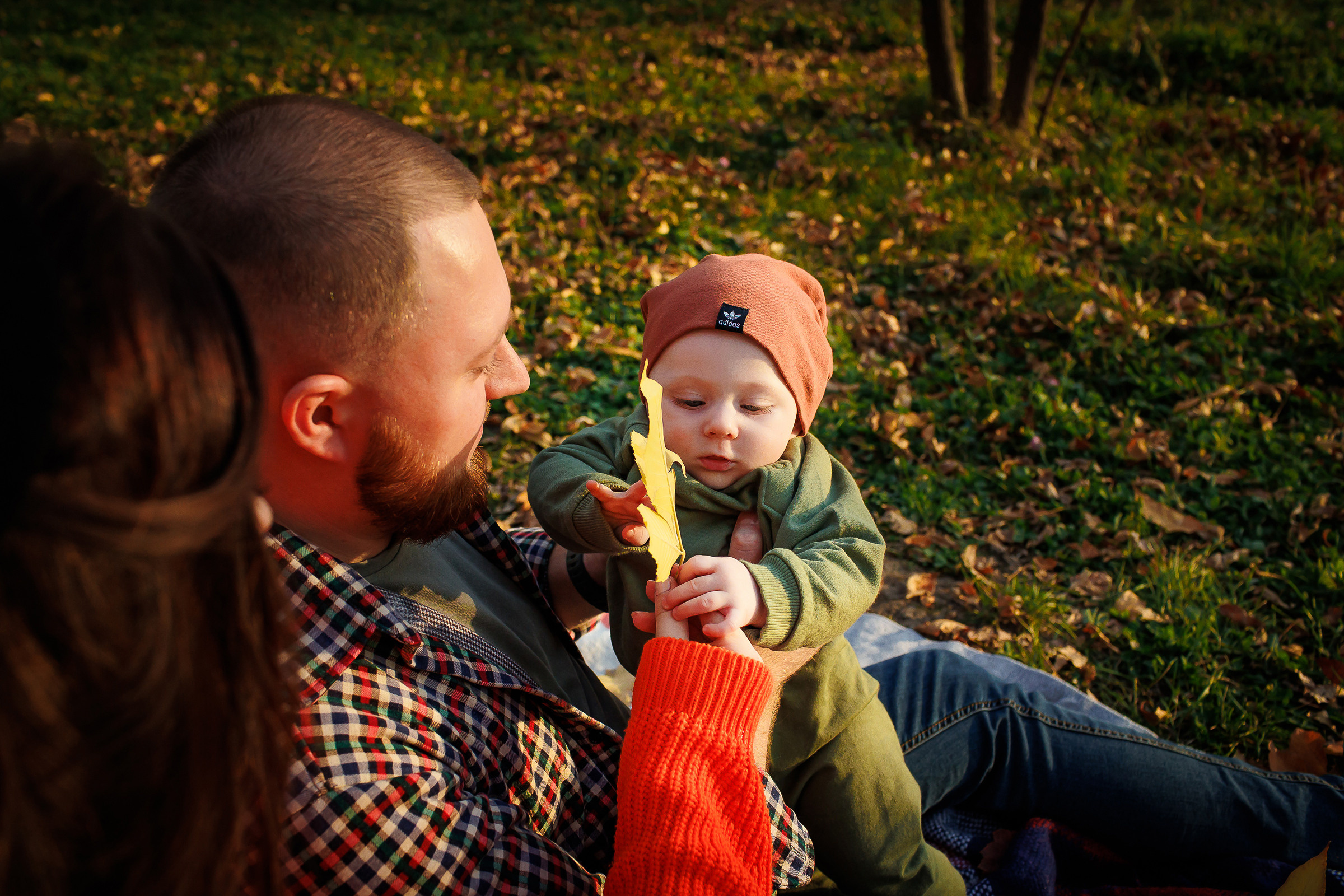 Осенняя семейная фотосессия в парке Алматы. Свадебный и семейный фотограф Алматы Владимир Акуленко