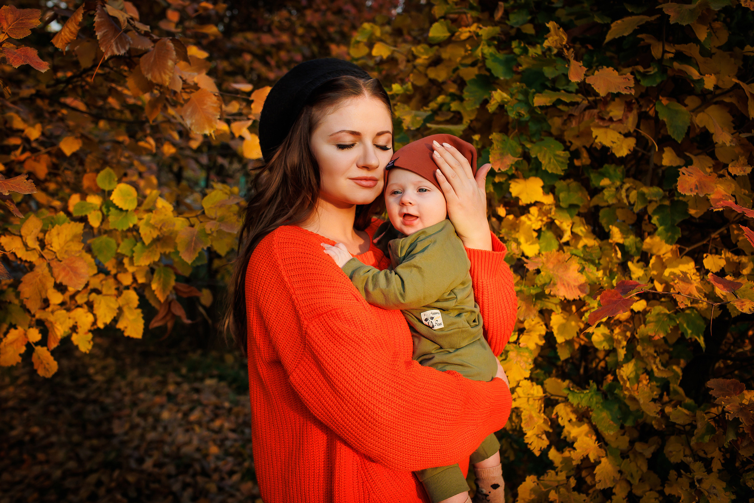 Осенняя семейная фотосессия в парке Алматы. Свадебный и семейный фотограф Алматы Владимир Акуленко