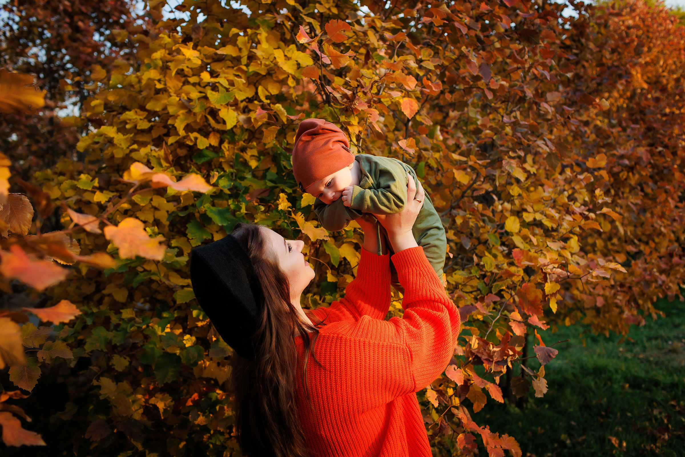 Осенняя семейная фотосессия в парке Алматы. Свадебный и семейный фотограф Алматы Владимир Акуленко
