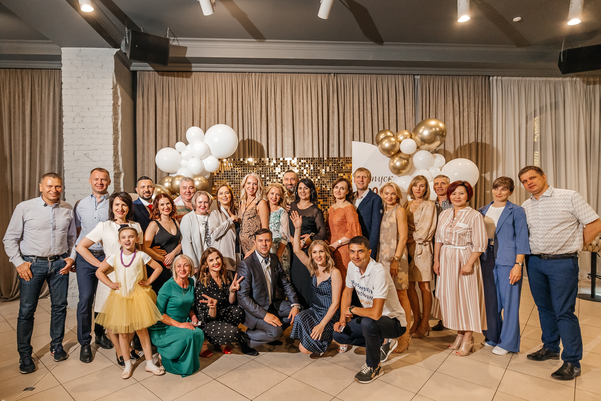 2023-06-23 Выпускной МБОУ СОШ № 10. Фотограф в Красноярске