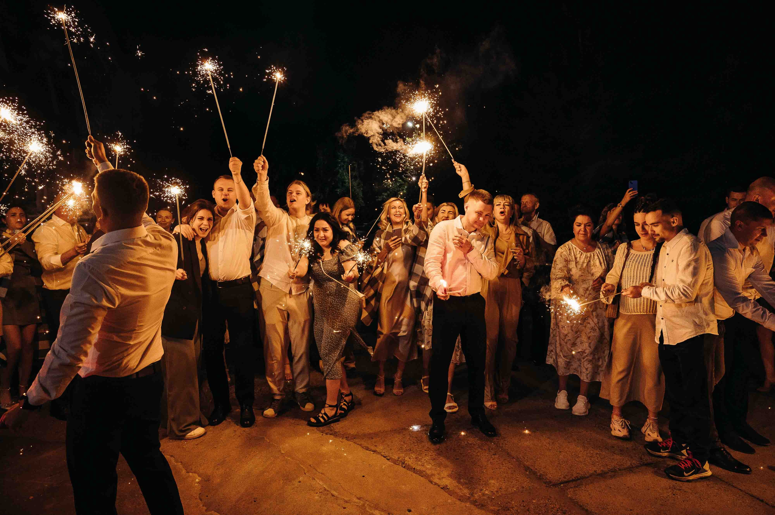 Совместные сборы в отеле. Свадебный и семейный фотограф в Котласе Никита Попов