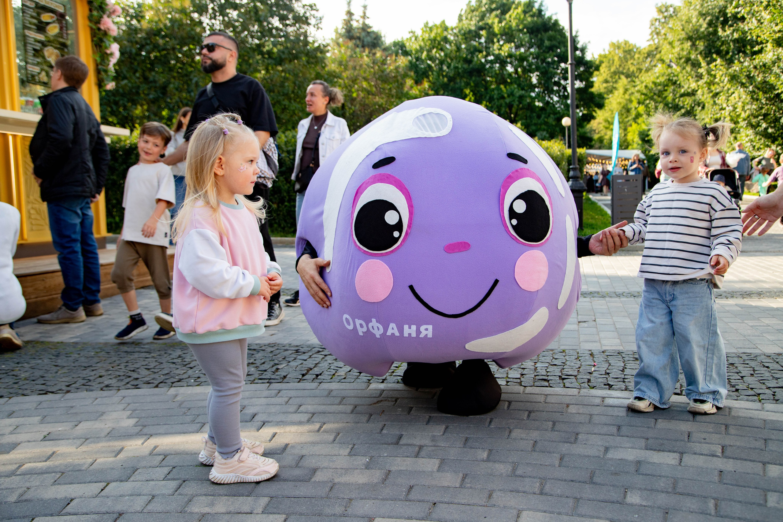 Съемка для благотворительного фонда. Женский фотограф в Москве Рина Леонтьева