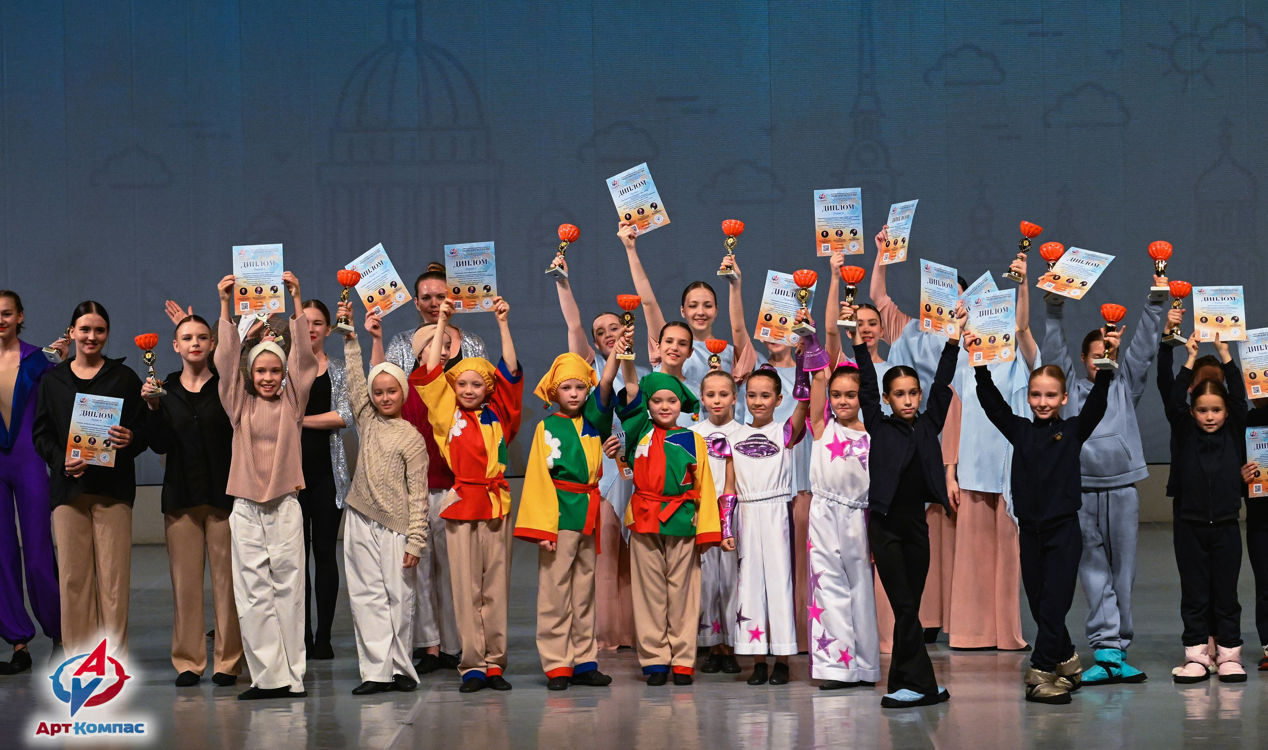 05.10.2025 Всероссийский фестиваль талантов «НЕВСКИЕ ВСТРЕЧИ» г. Санкт-Петербург. Медиастудия Фото Концепт