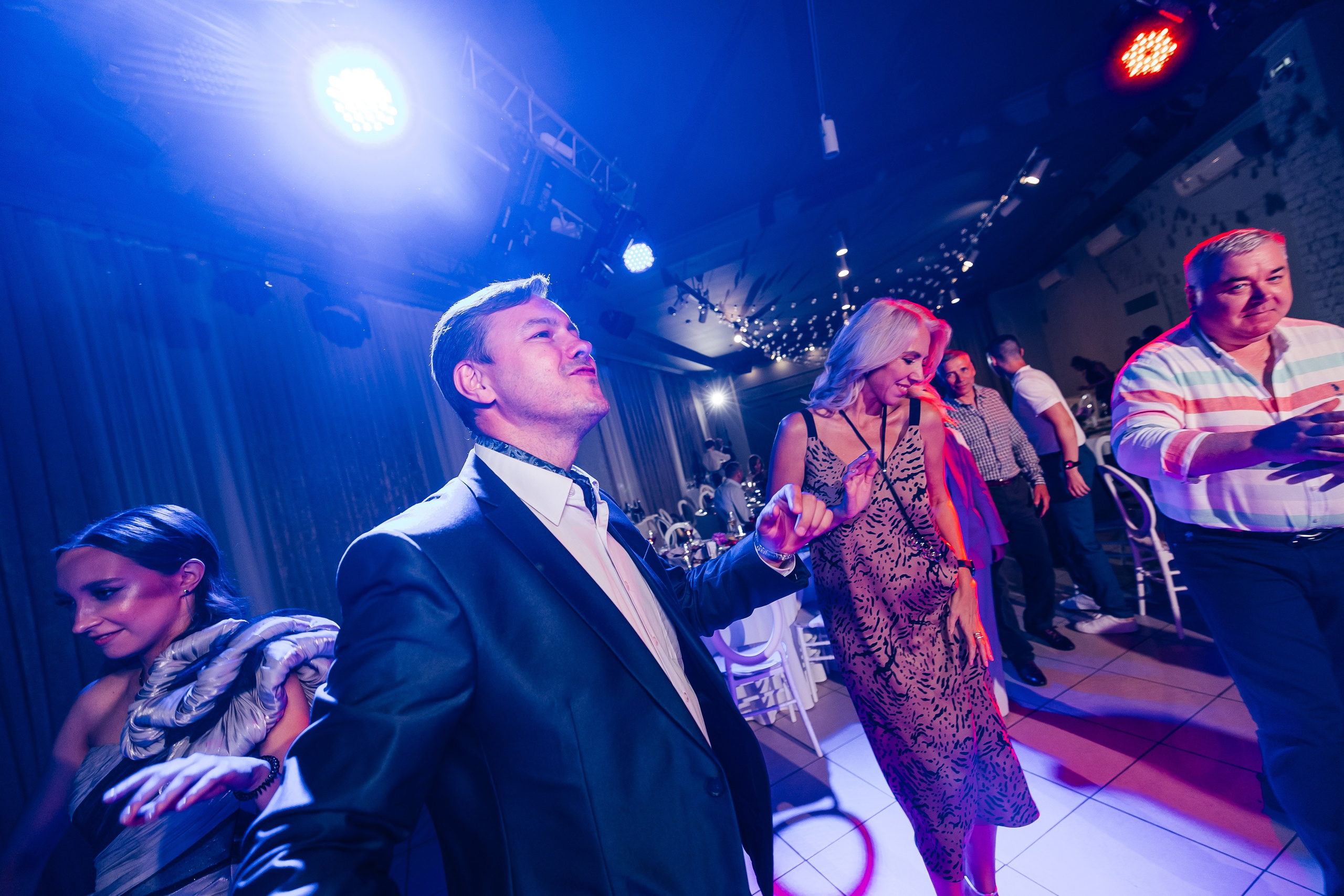 2023-06-23 Выпускной МБОУ СОШ № 10. Фотограф в Красноярске