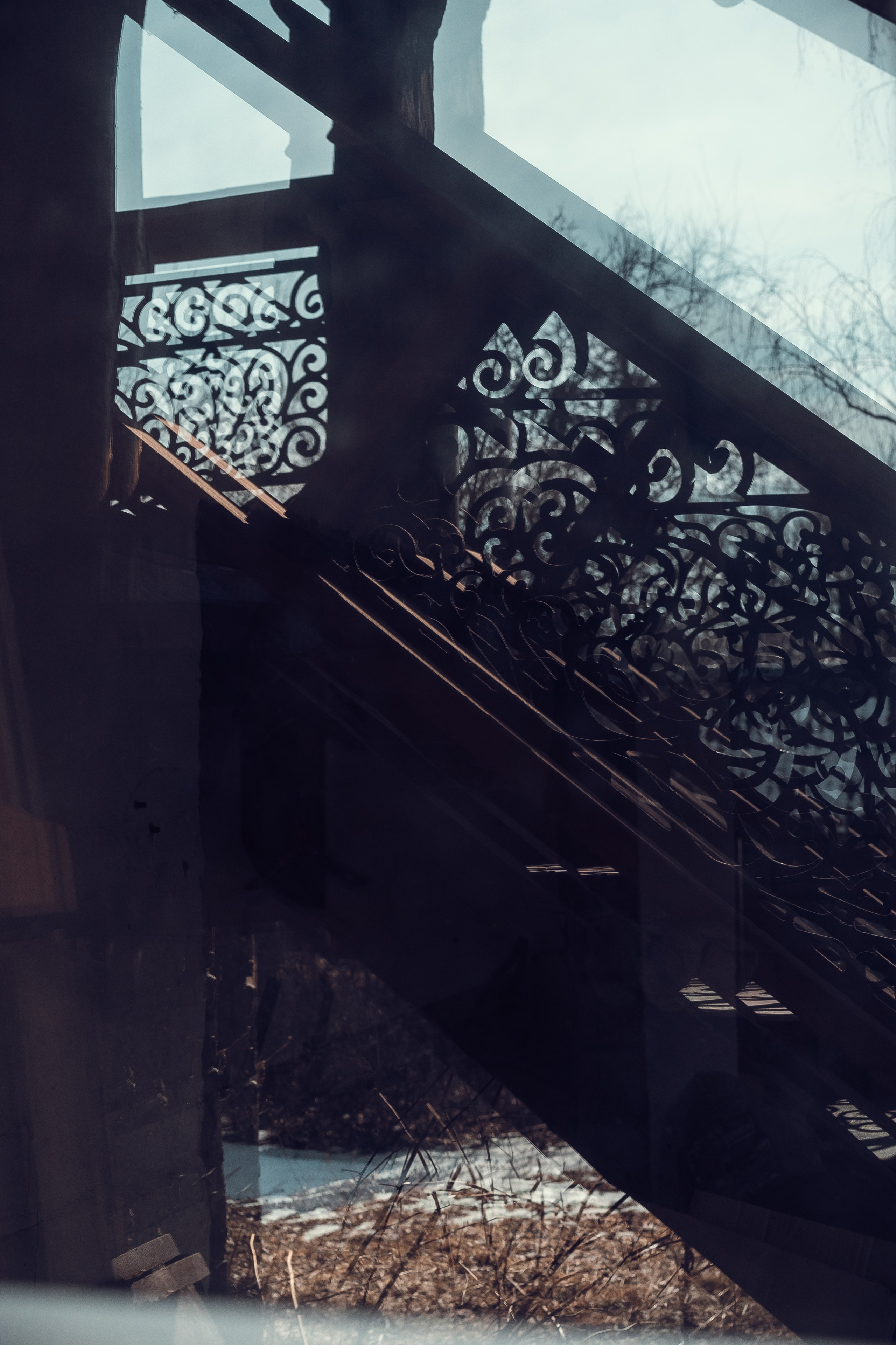 Отражение лестницы в Бёхово у Христолюбова Николая