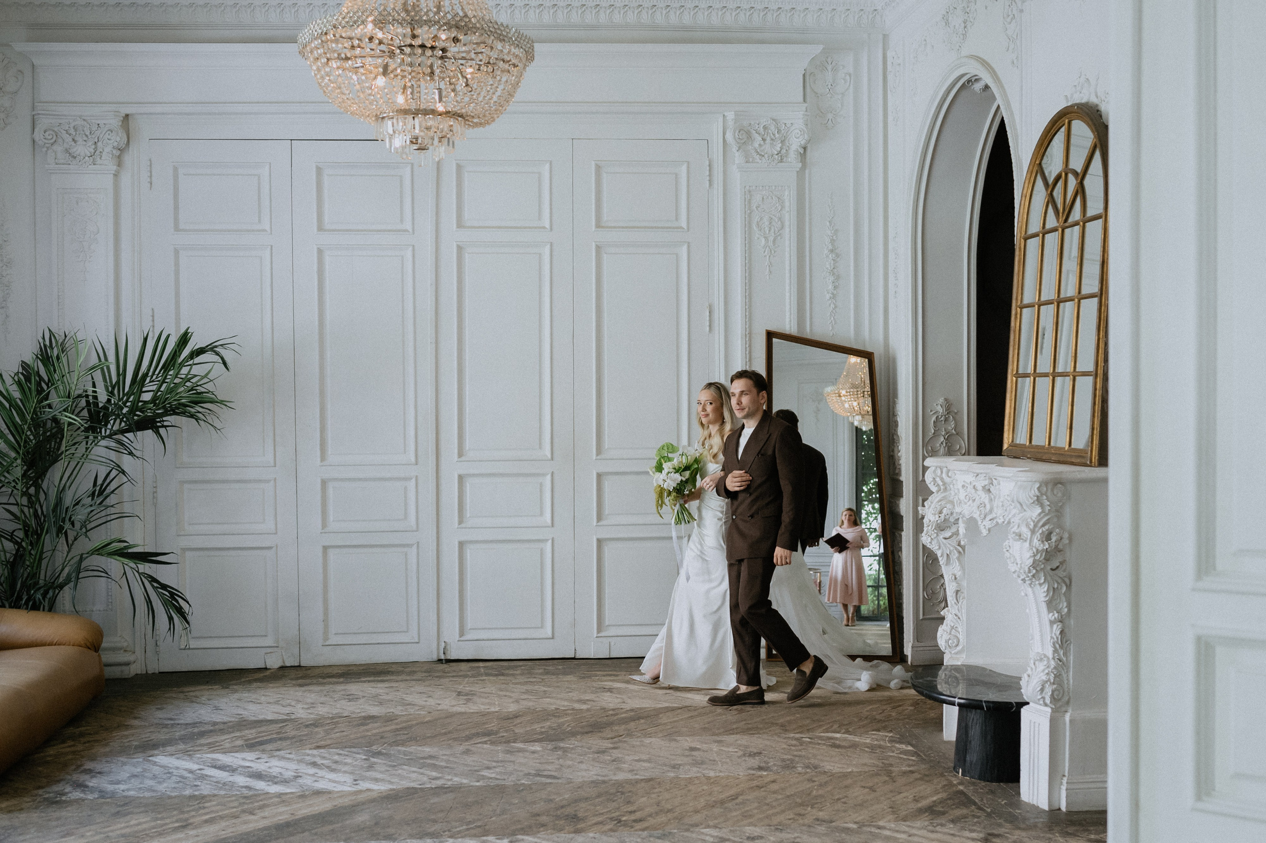 Регистрация брака и фотосессия в Особняке Royal. Свадебный фотограф Москва — Сергей и Татьяна