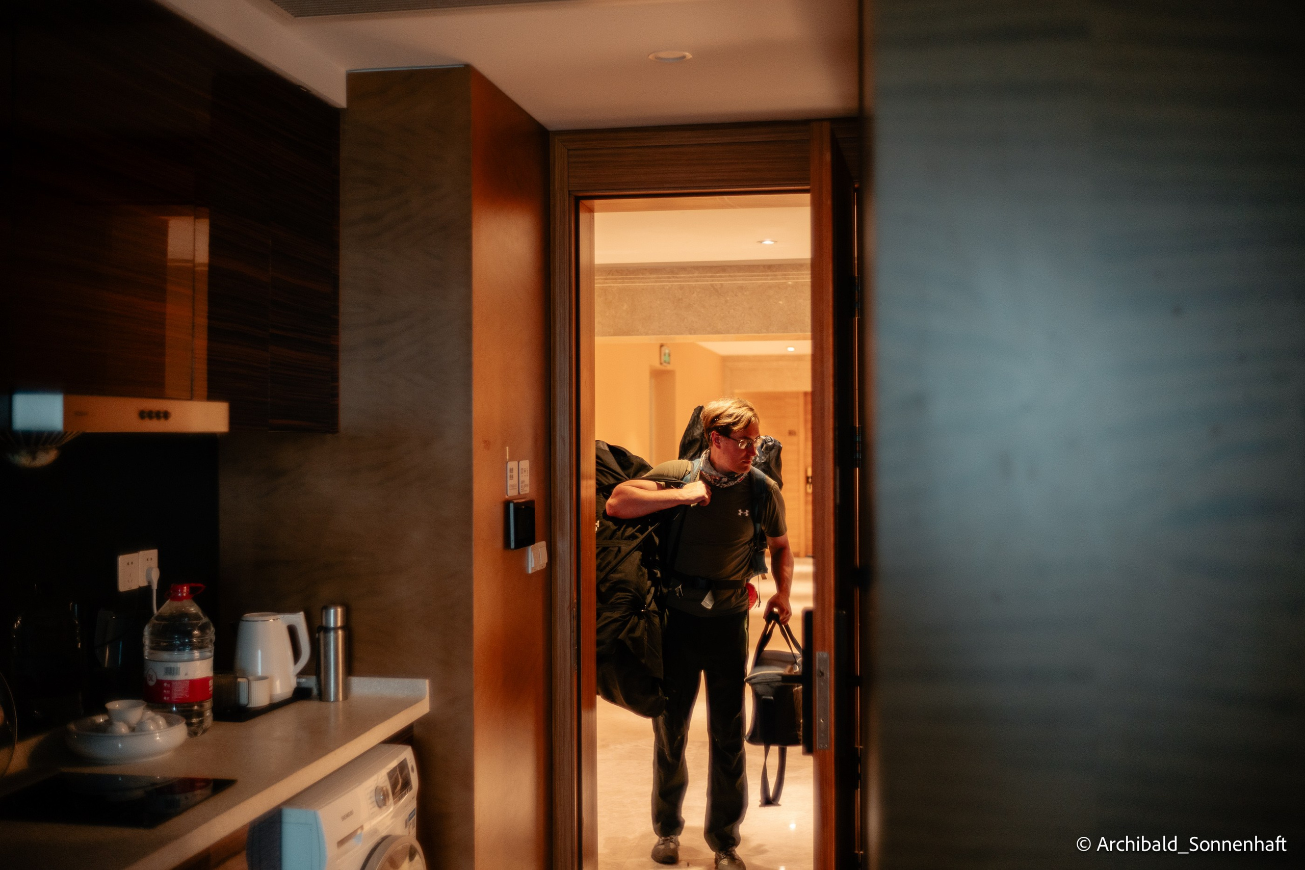 Kayaking in Huizhou, China. Photographer in Guangzhou, China. Archibald Sonnenhaft