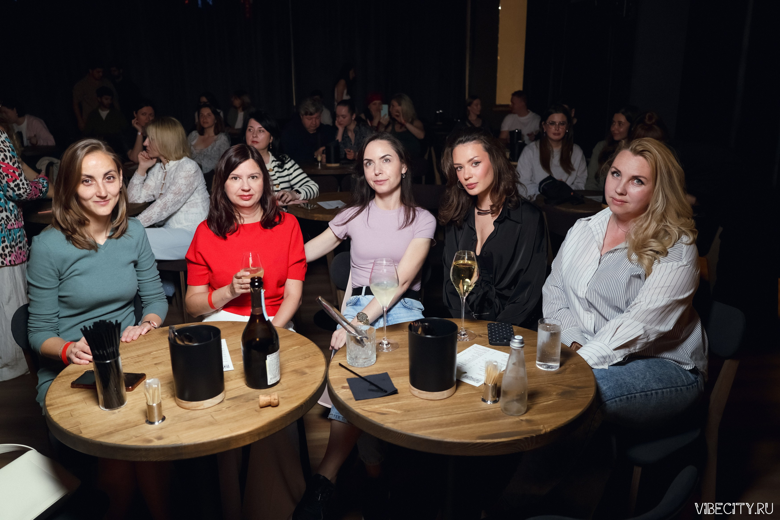 Стендап клуб Локация. VIBECITY.RU Вайб Сити Ру Фоторепортажи Фотоотчеты Калининград