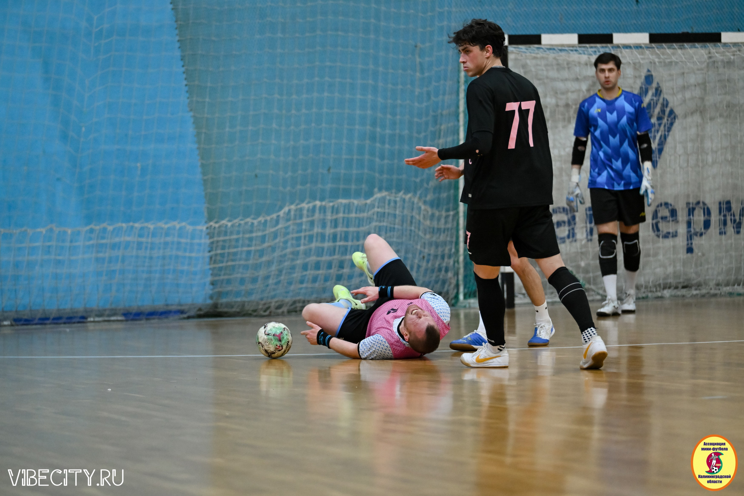 8 тур Корпоративной Бизнес-Лиги по футзалу. VIBECITY.RU Вайб Сити Ру Фоторепортажи Фотоотчеты Калининград